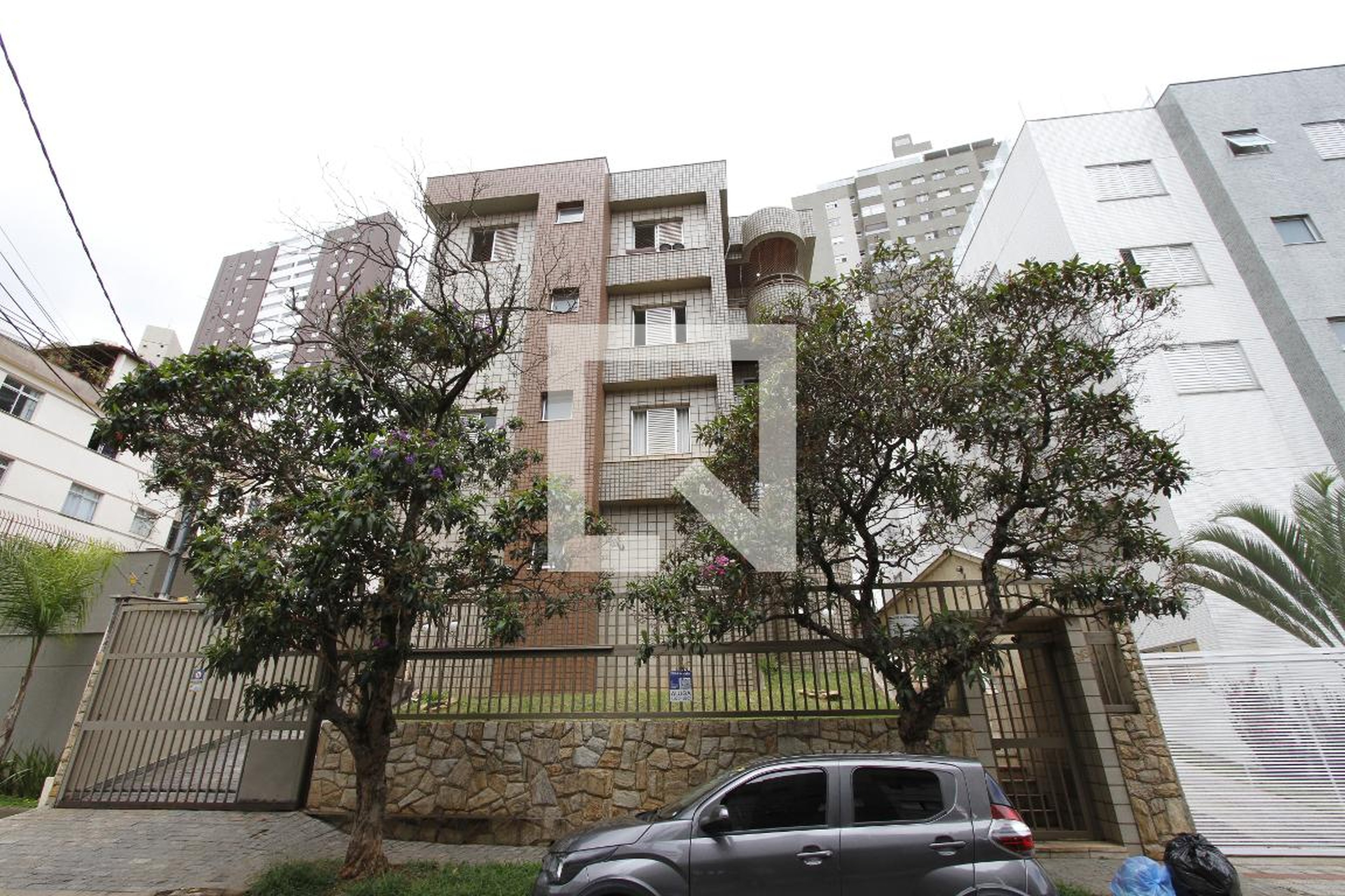 Fachada Condomínio em Rua Iracy Manata, 213