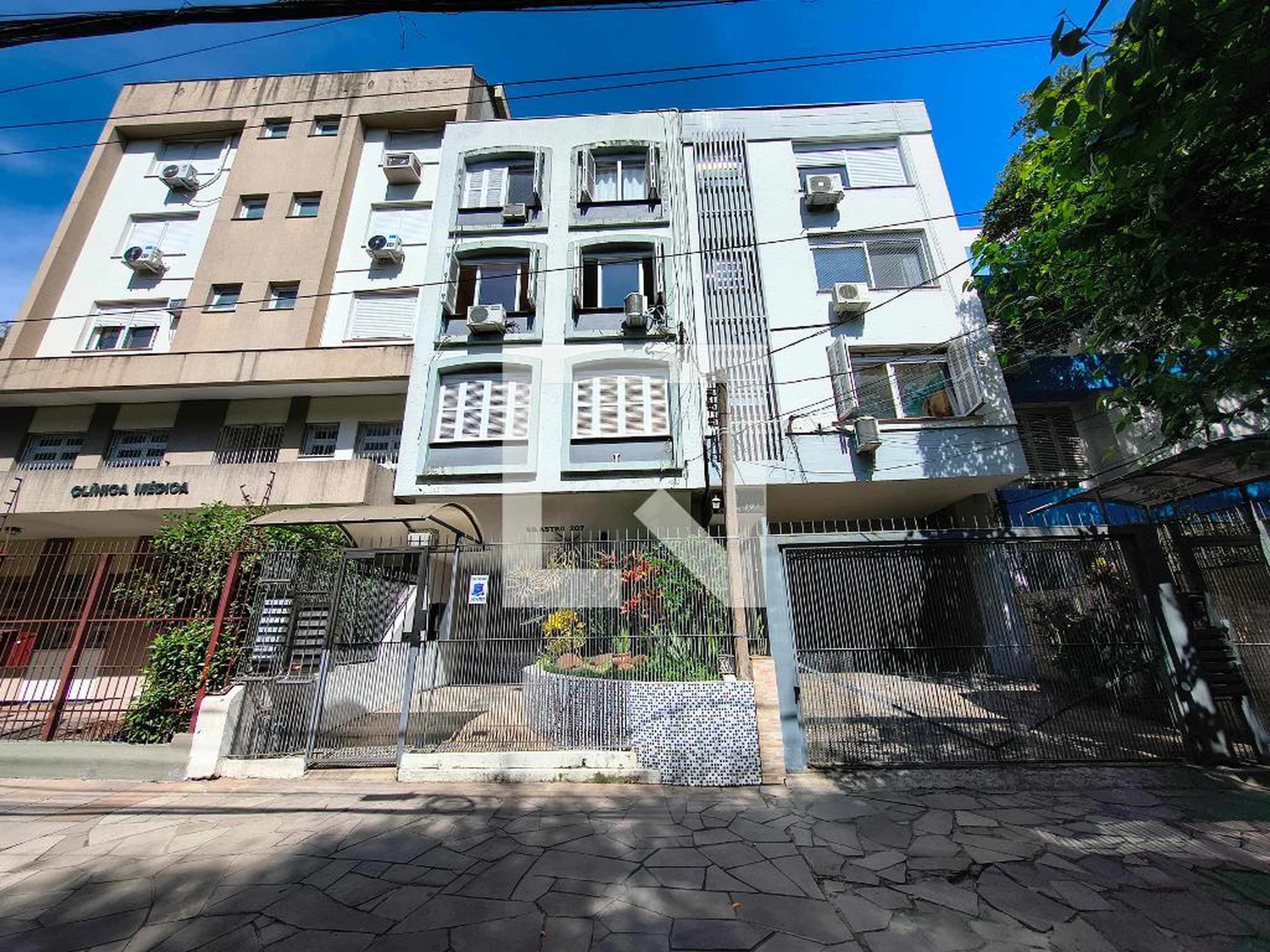 Edifício Condomínio em Rua Vieira de Castro, 207