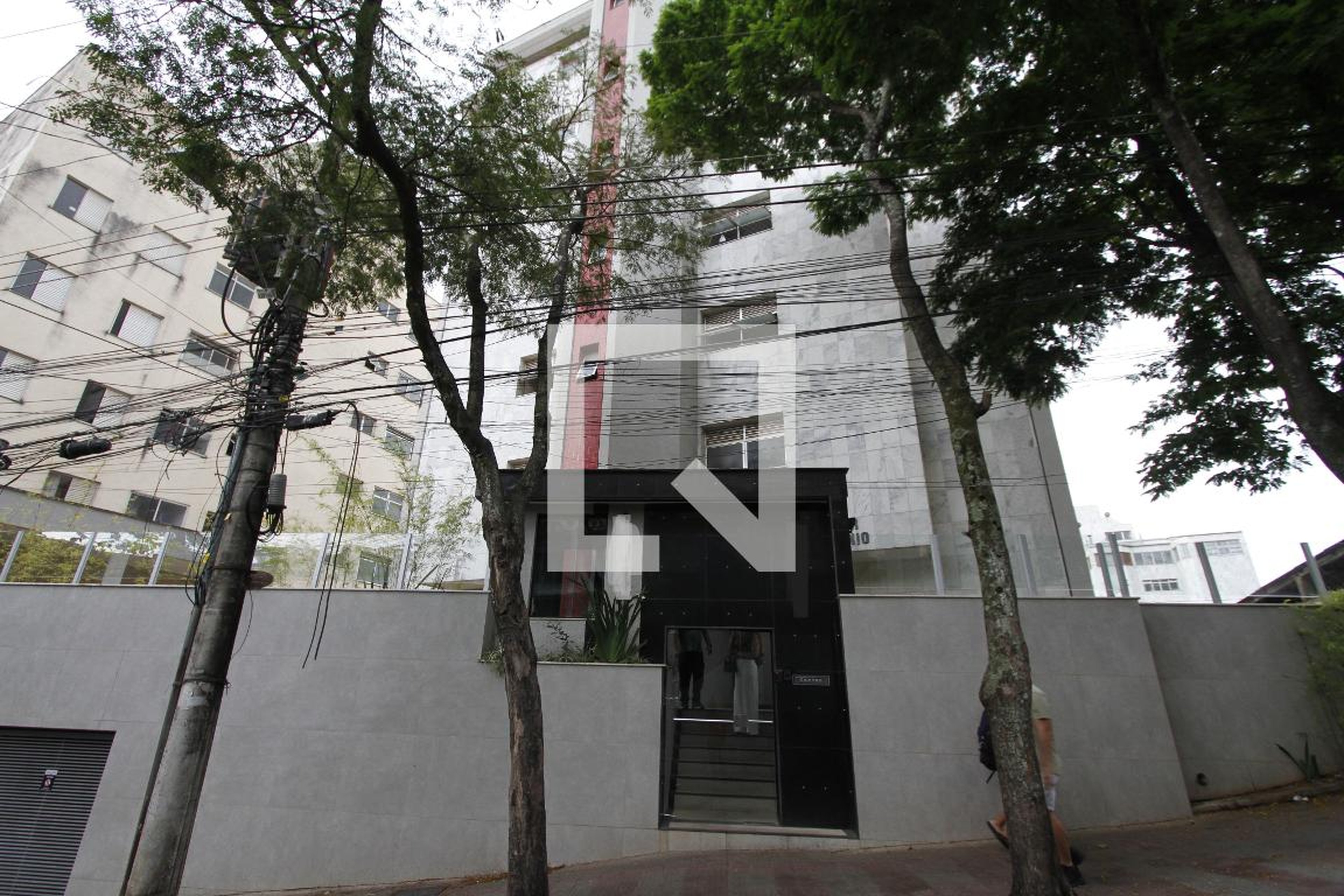 Fachada Condomínio em Rua Caraça, 1043
