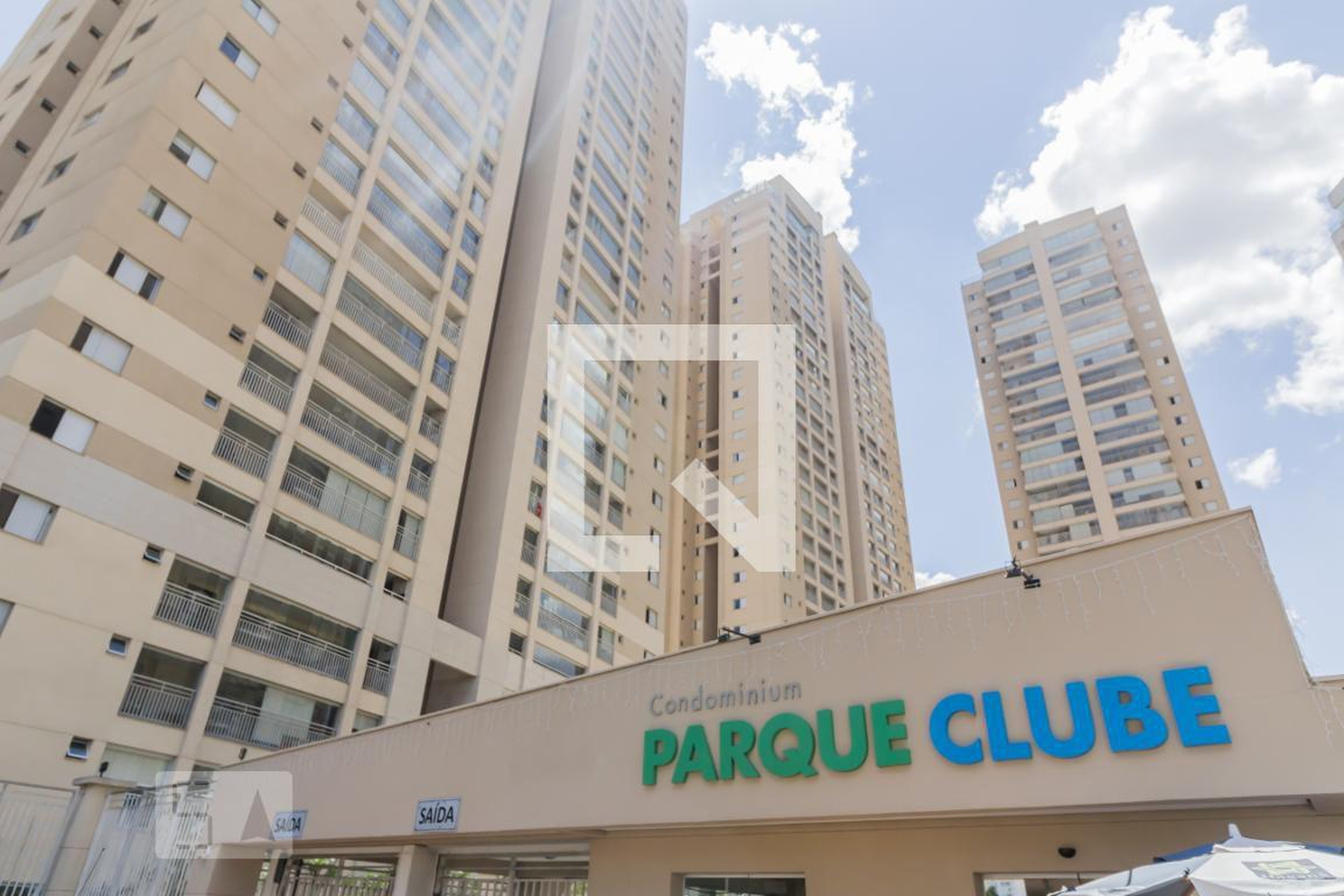 Fachada Condomínio Parque Clube