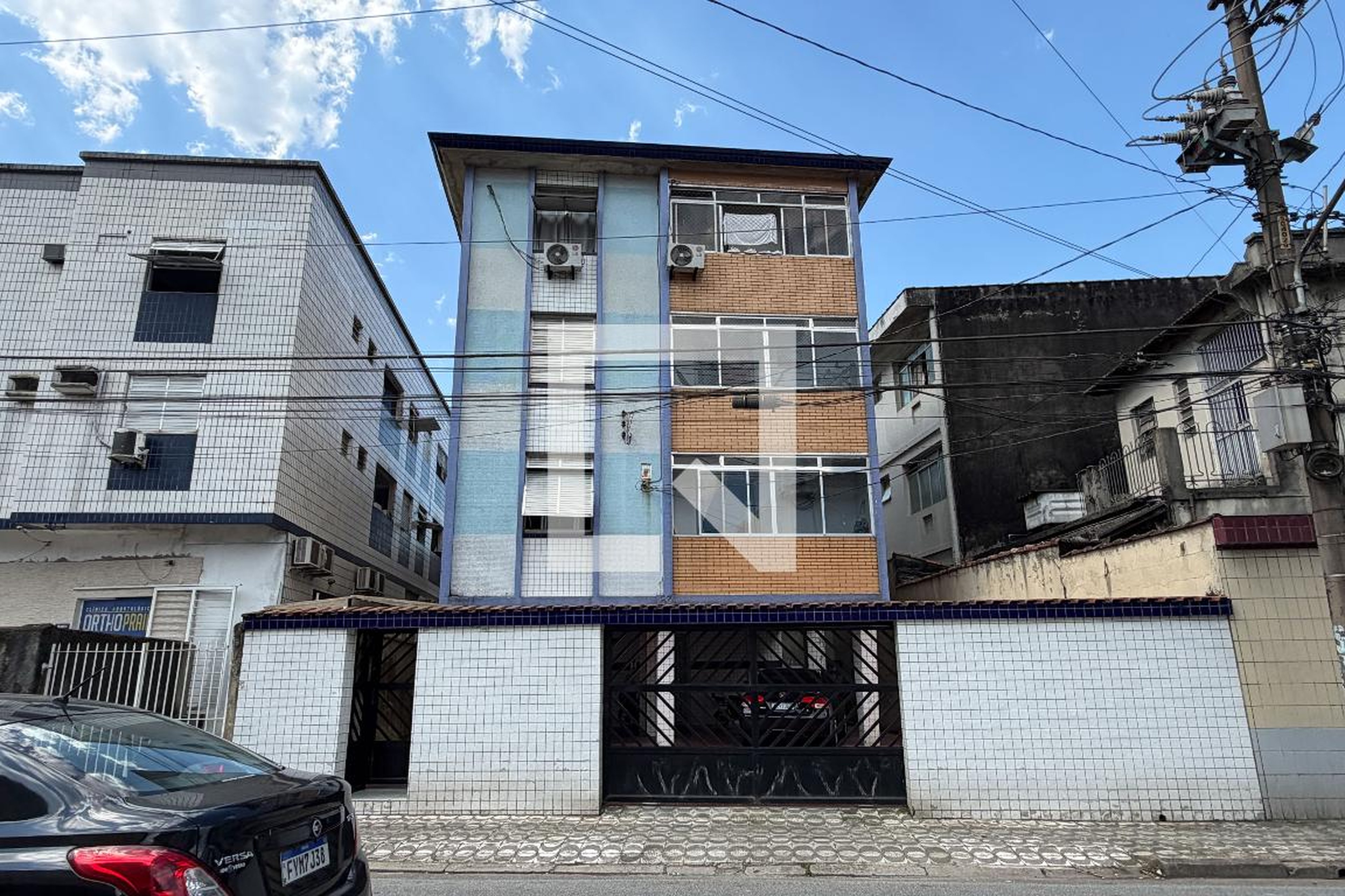 Fachada Condomínio em Rua Arabutan, 27
