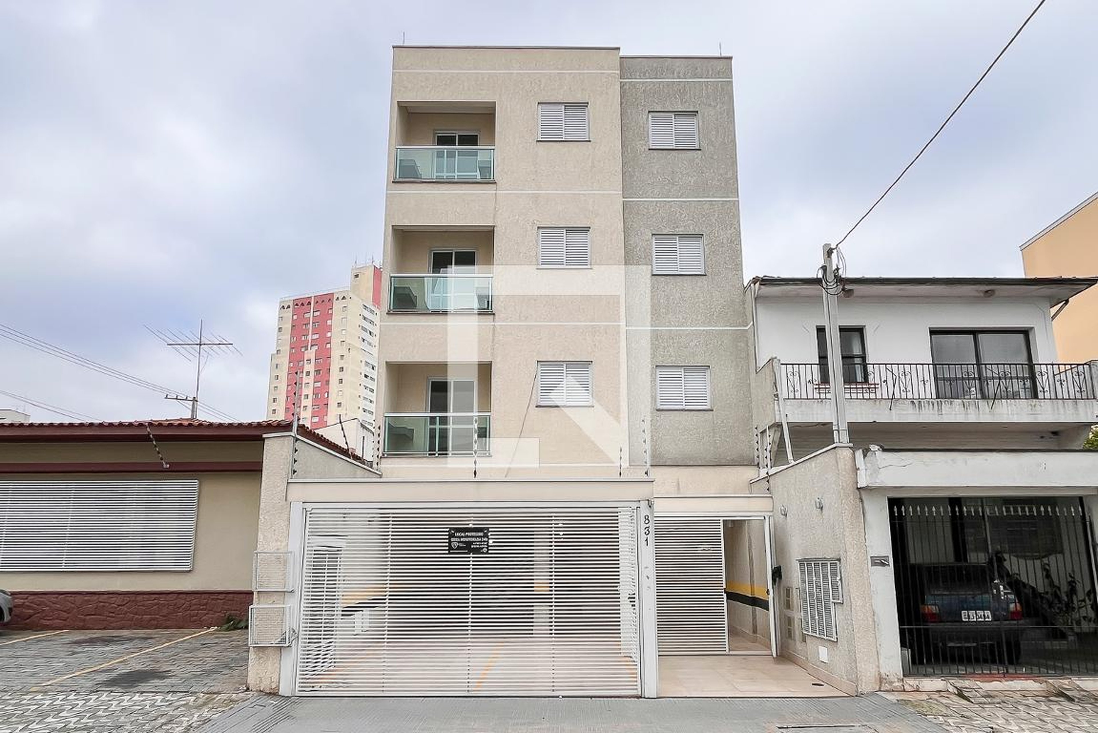 Fachada Condomínio em Rua Brasil, 831