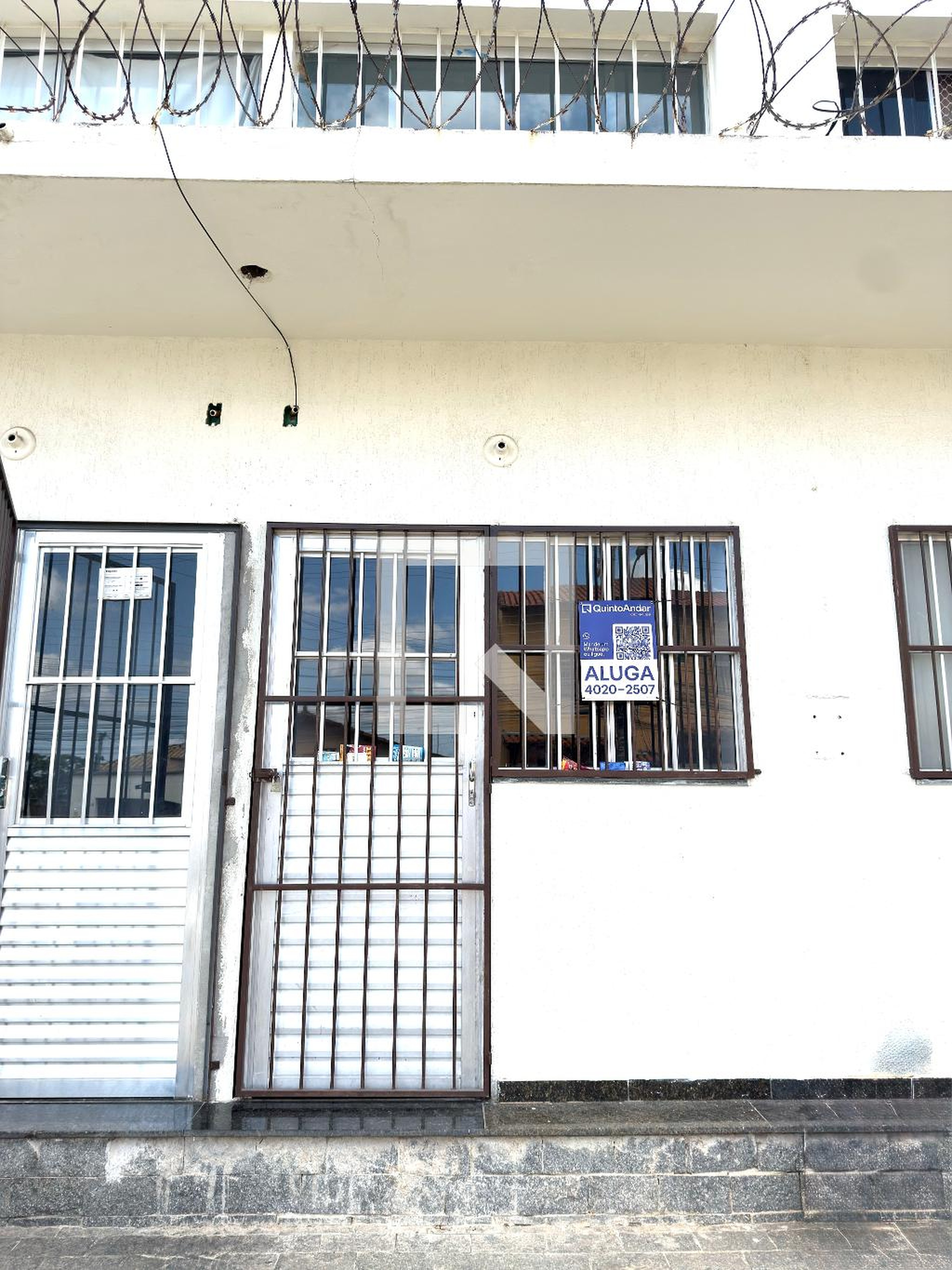 Fachada Condomínio em Avenida Benjamin Camargos, 109