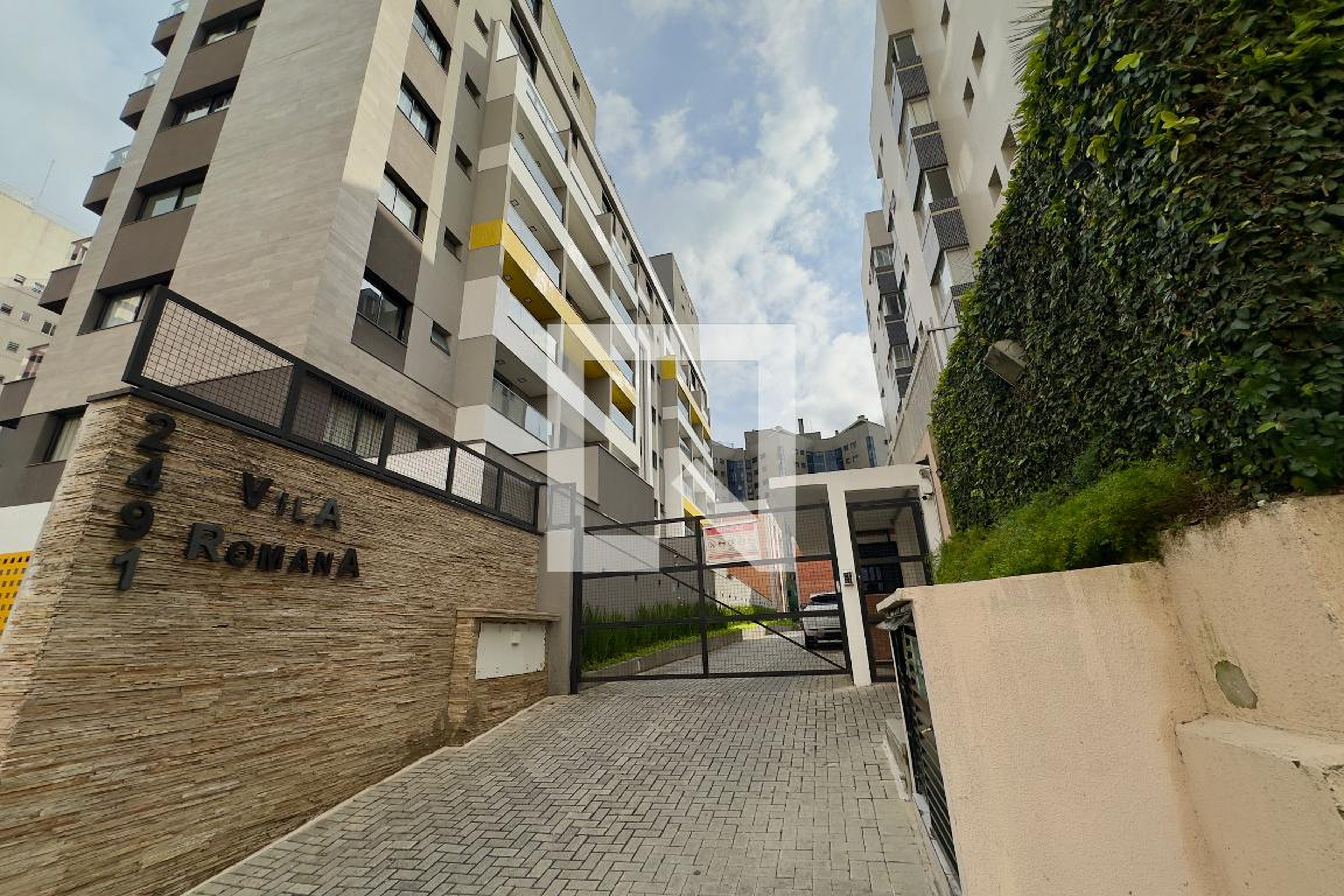 Fachada Residencial Vila Romana