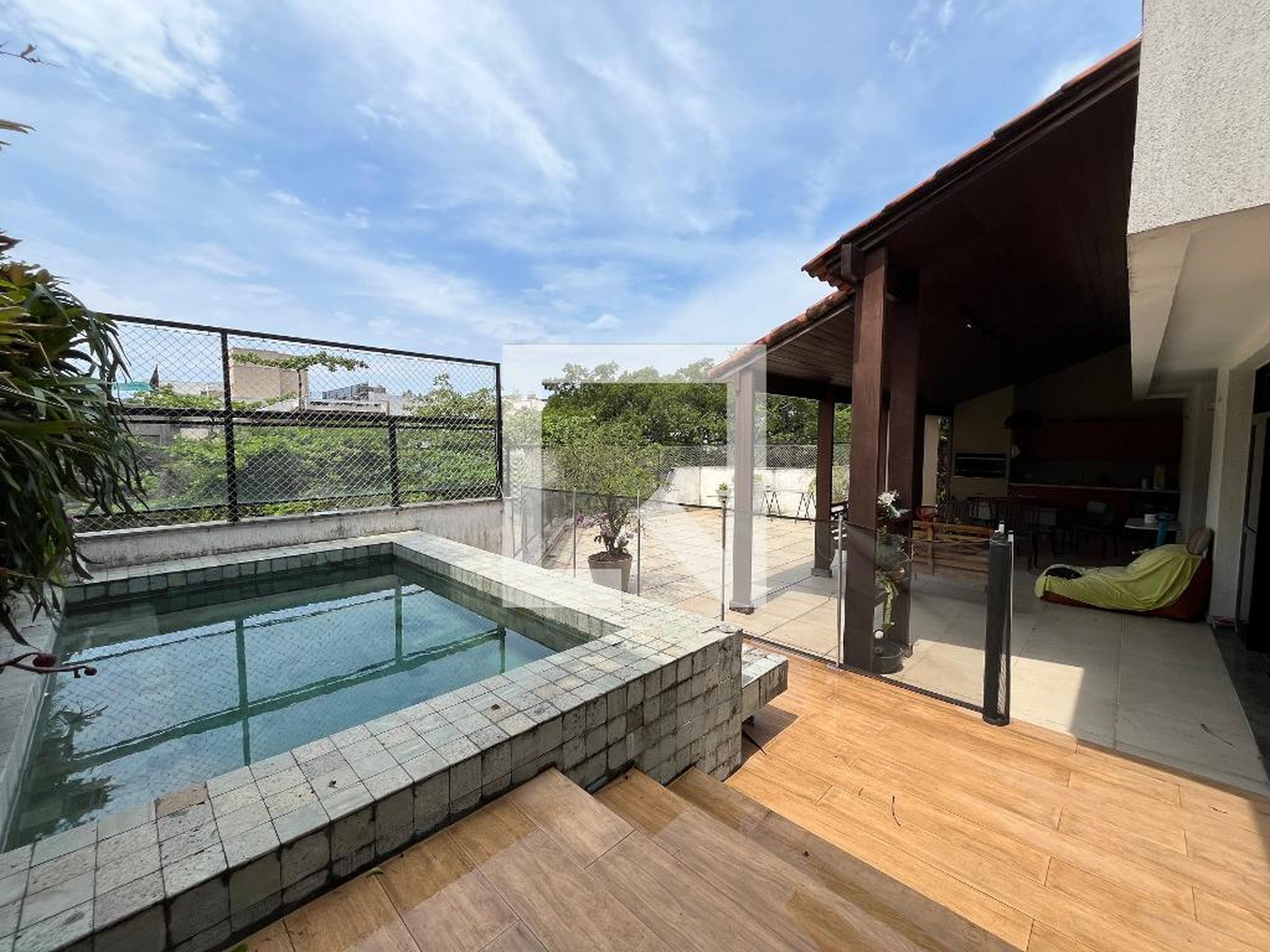 Piscina Condomínio em Avenida Afonso de Taunay, 651