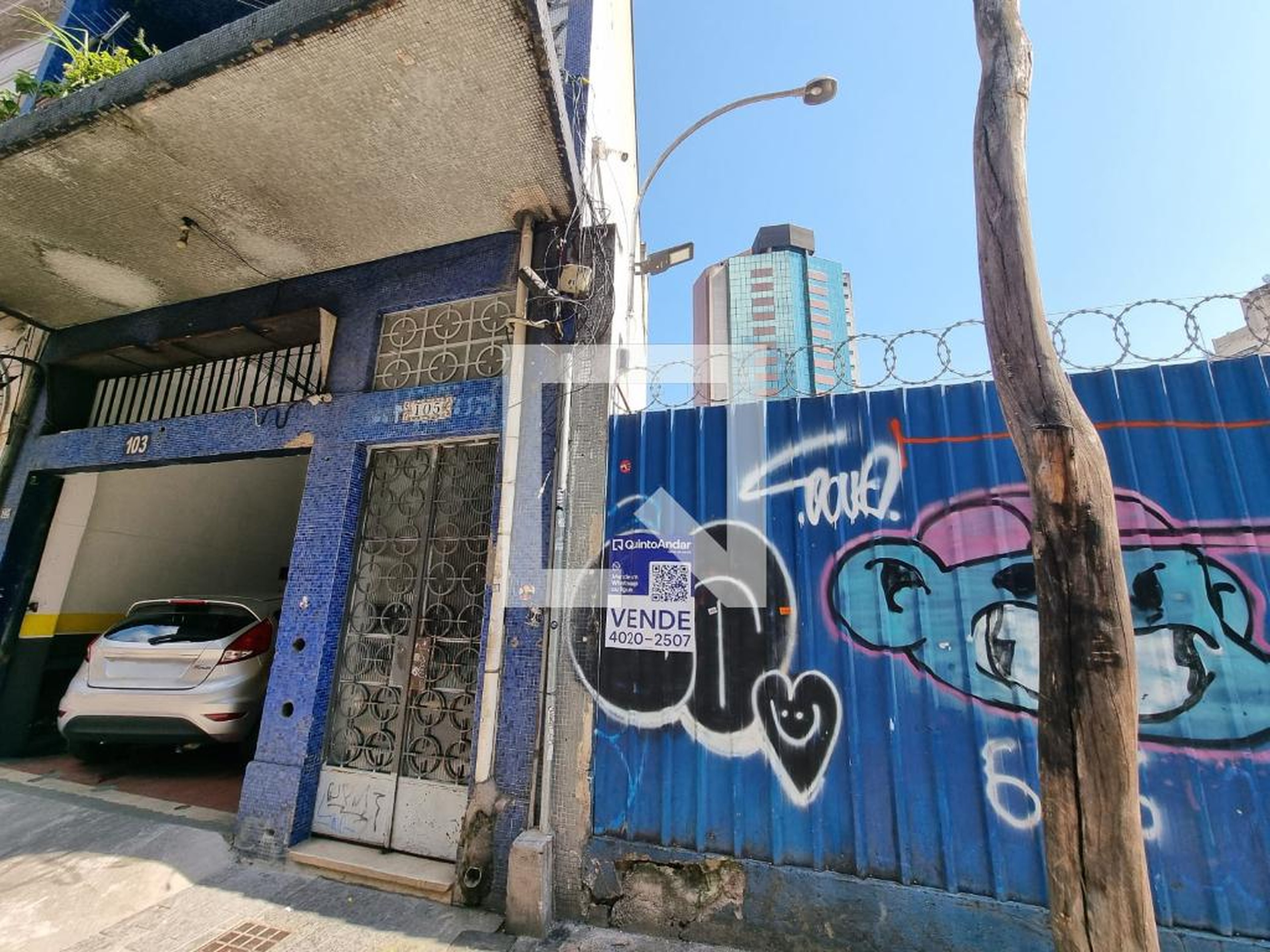 Fachada Condomínio em Rua Frederico Abranches, 105