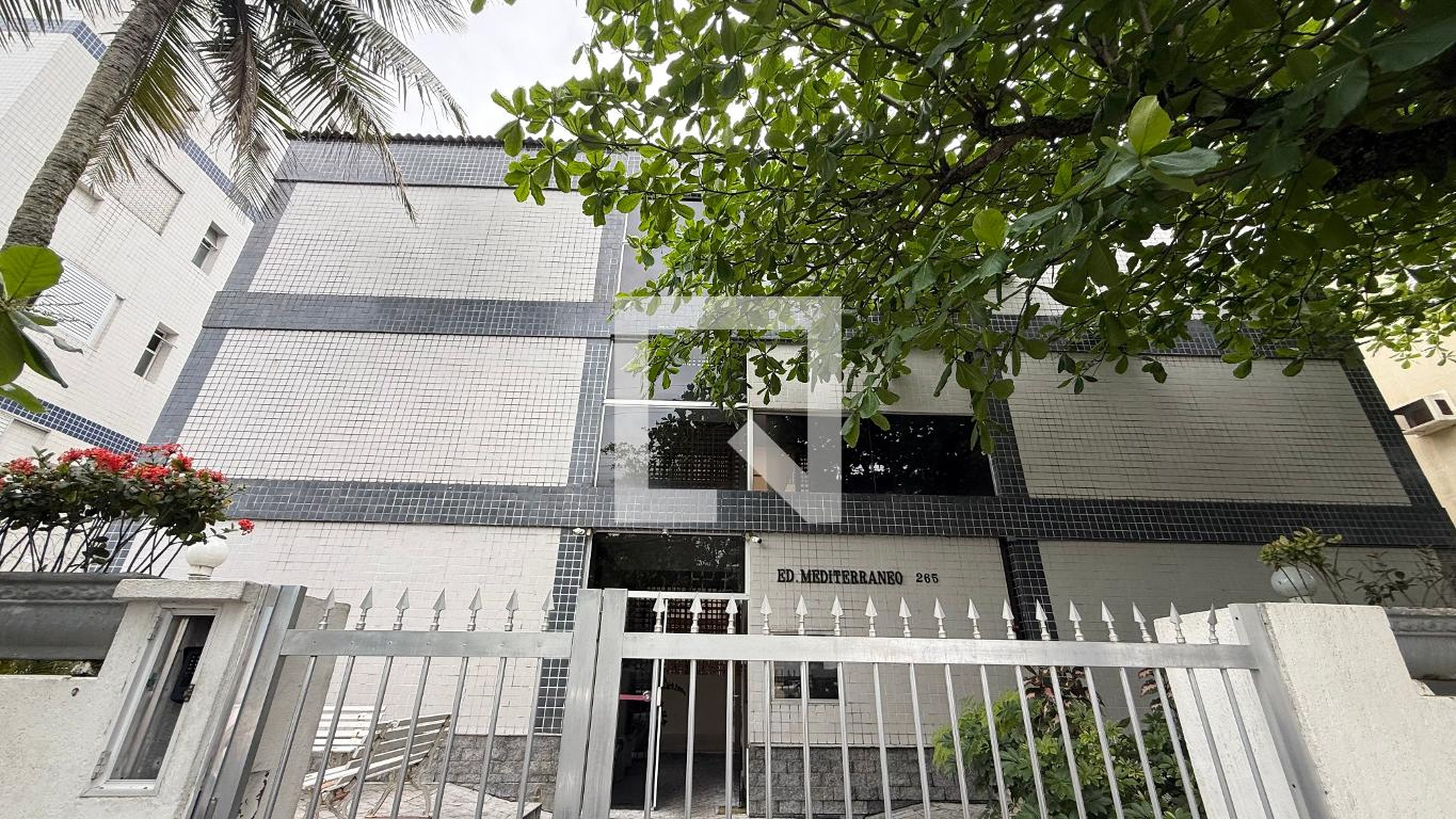 Fachada Condomínio em Rua Silvio Daige, 265