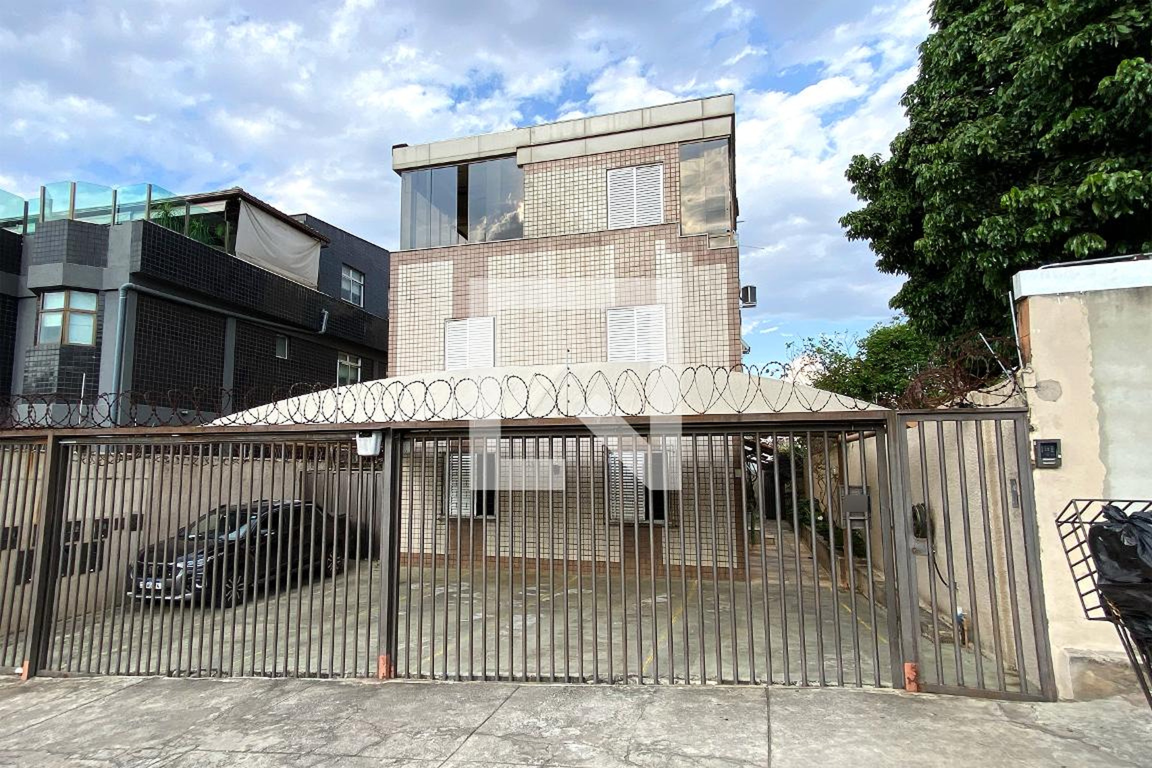 Fachada Condomínio em Rua Professor Clóvis de Faria, 102