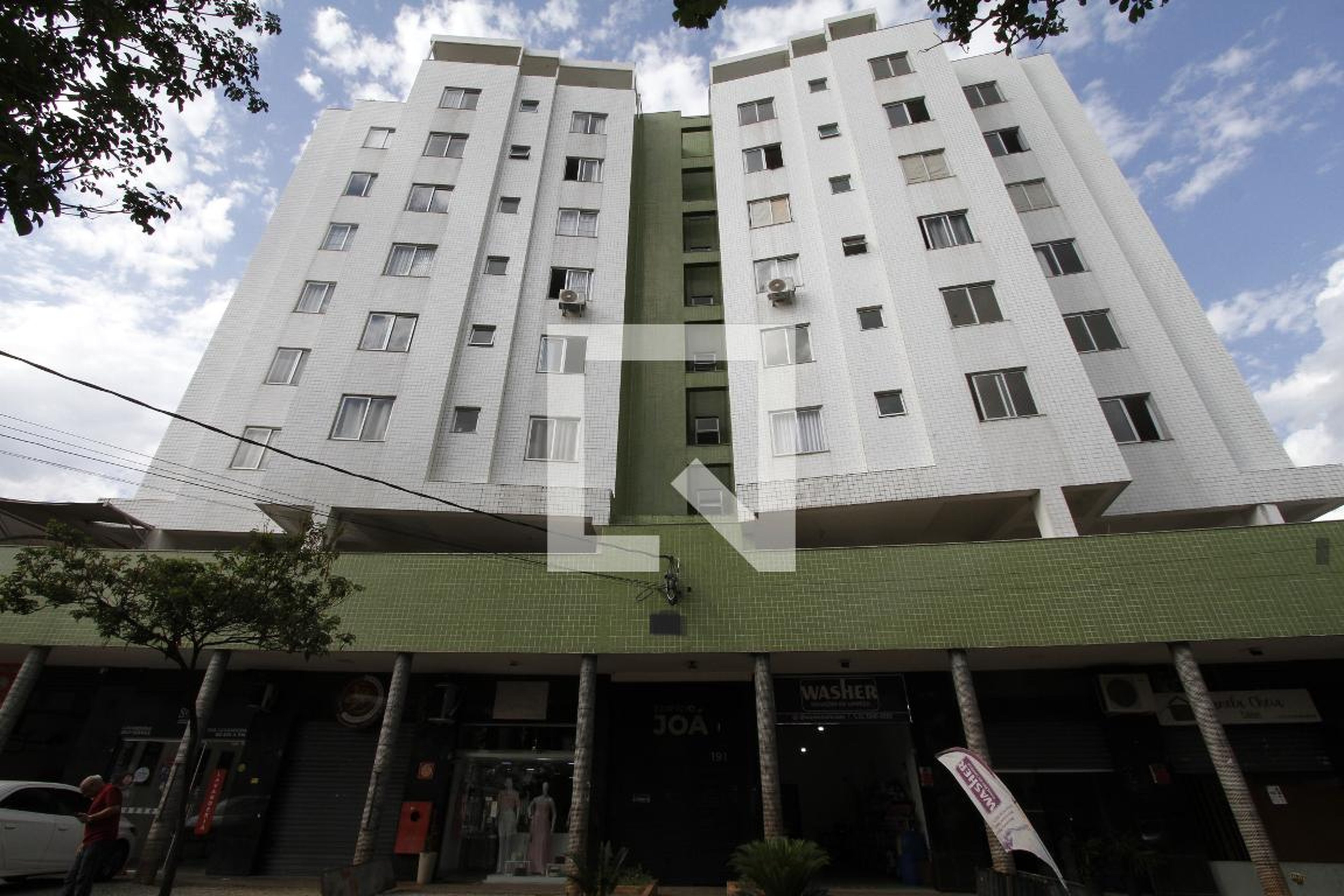 Fachada Condomínio em Rua Maria Beatriz, 191
