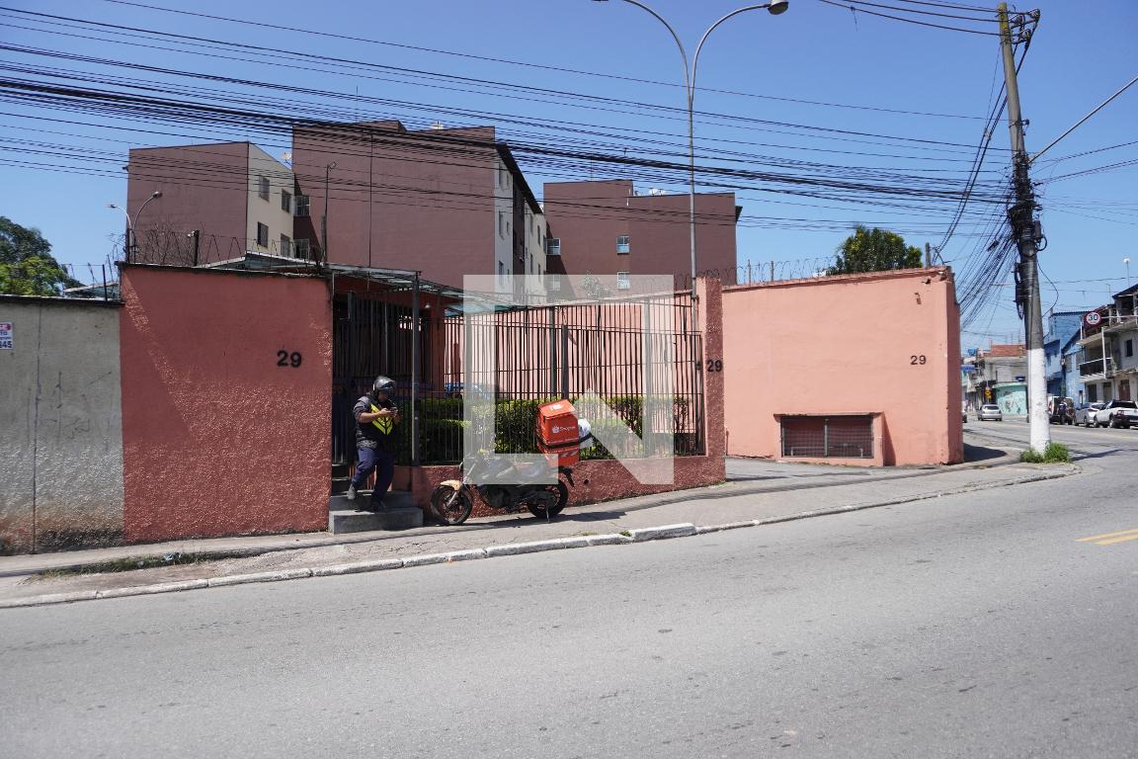 Fachada Condomínio Rua Alexandre Davidenko, 29