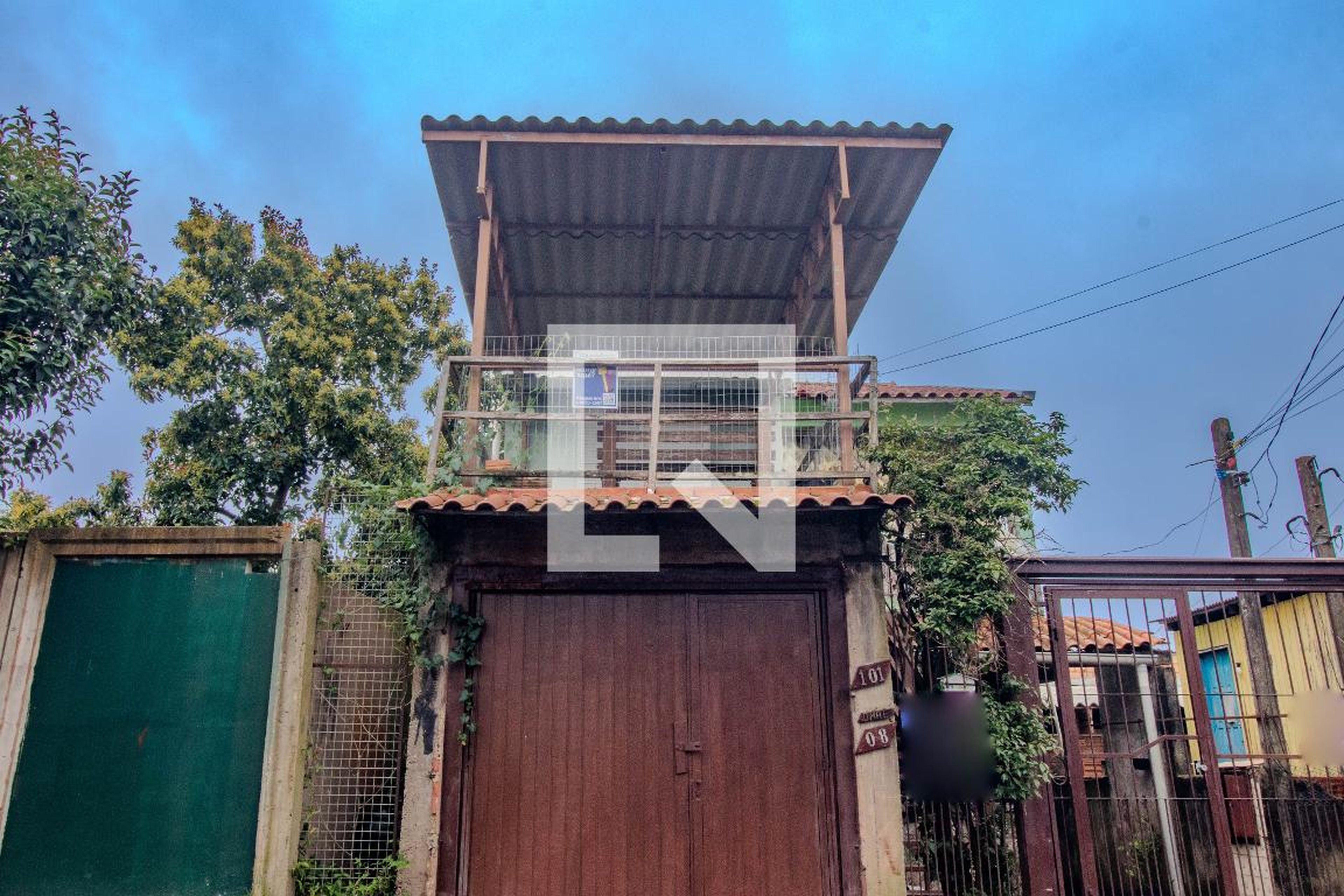 Fachada Condomínio em Rua Edmundo Figueira da Silva, 101