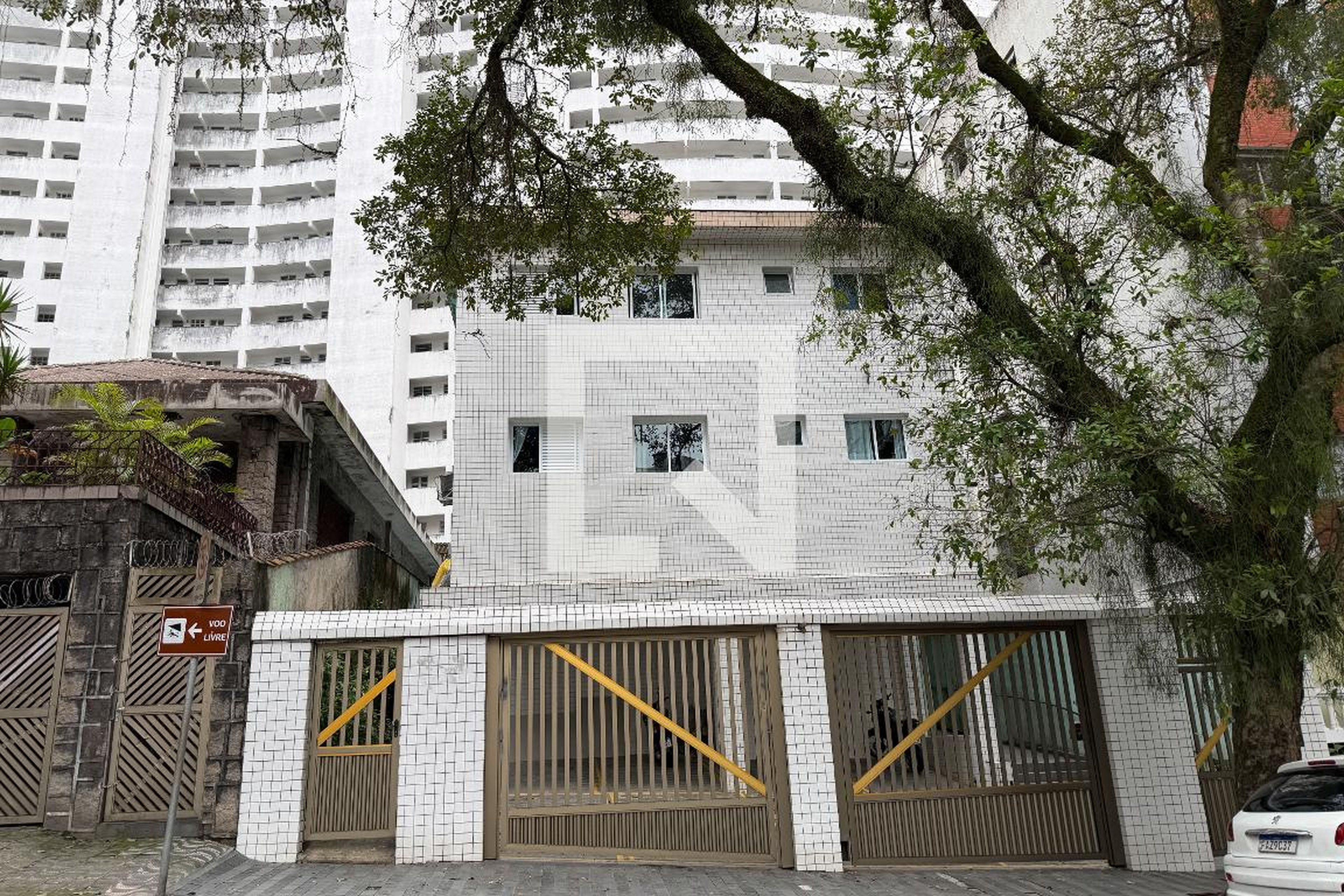 Fachada Condomínio em Rua Pedro Borges Gonçalves, 22
