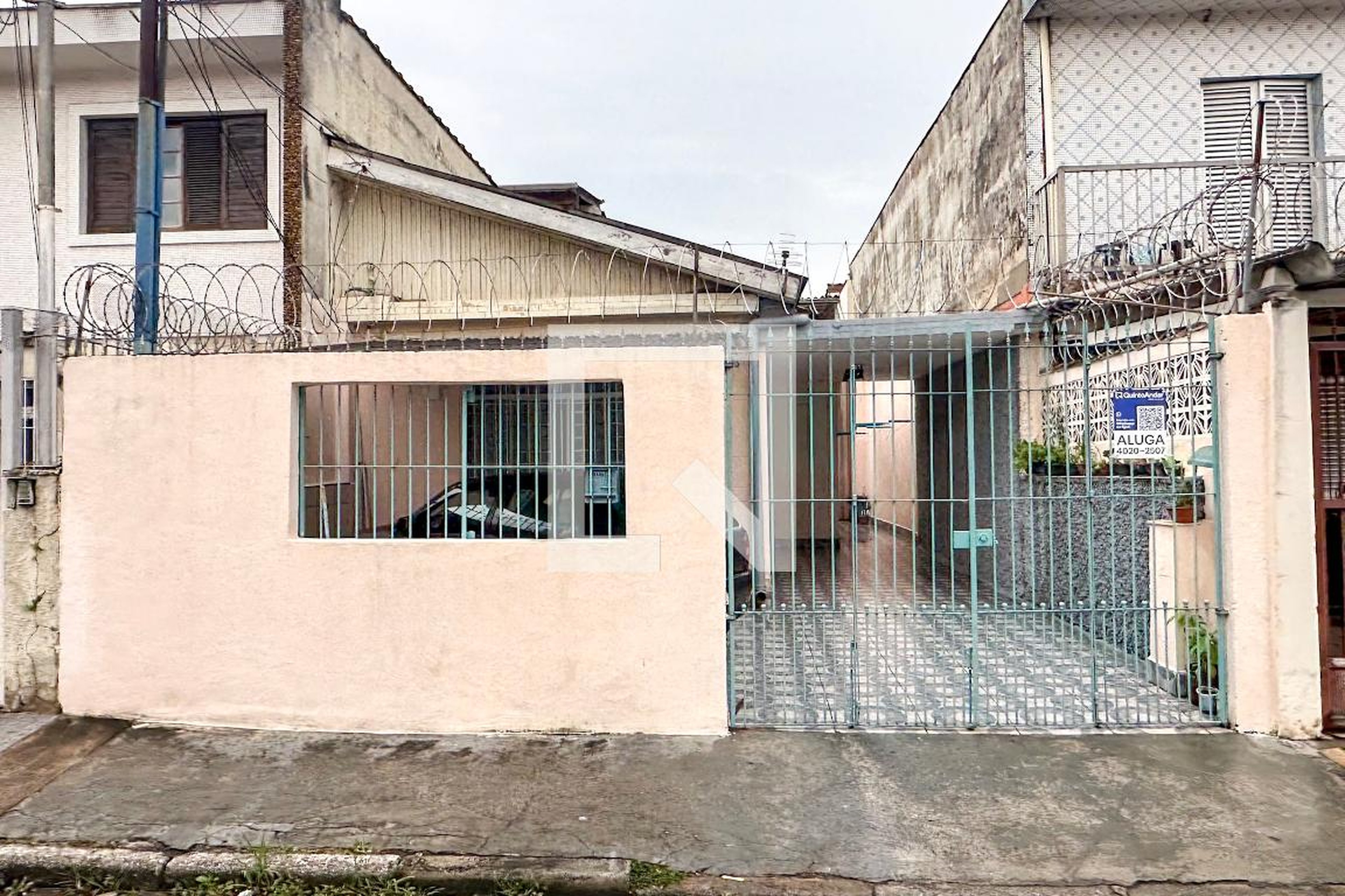 Fachada Condomínio em Rua Isabel Monteiro, 84