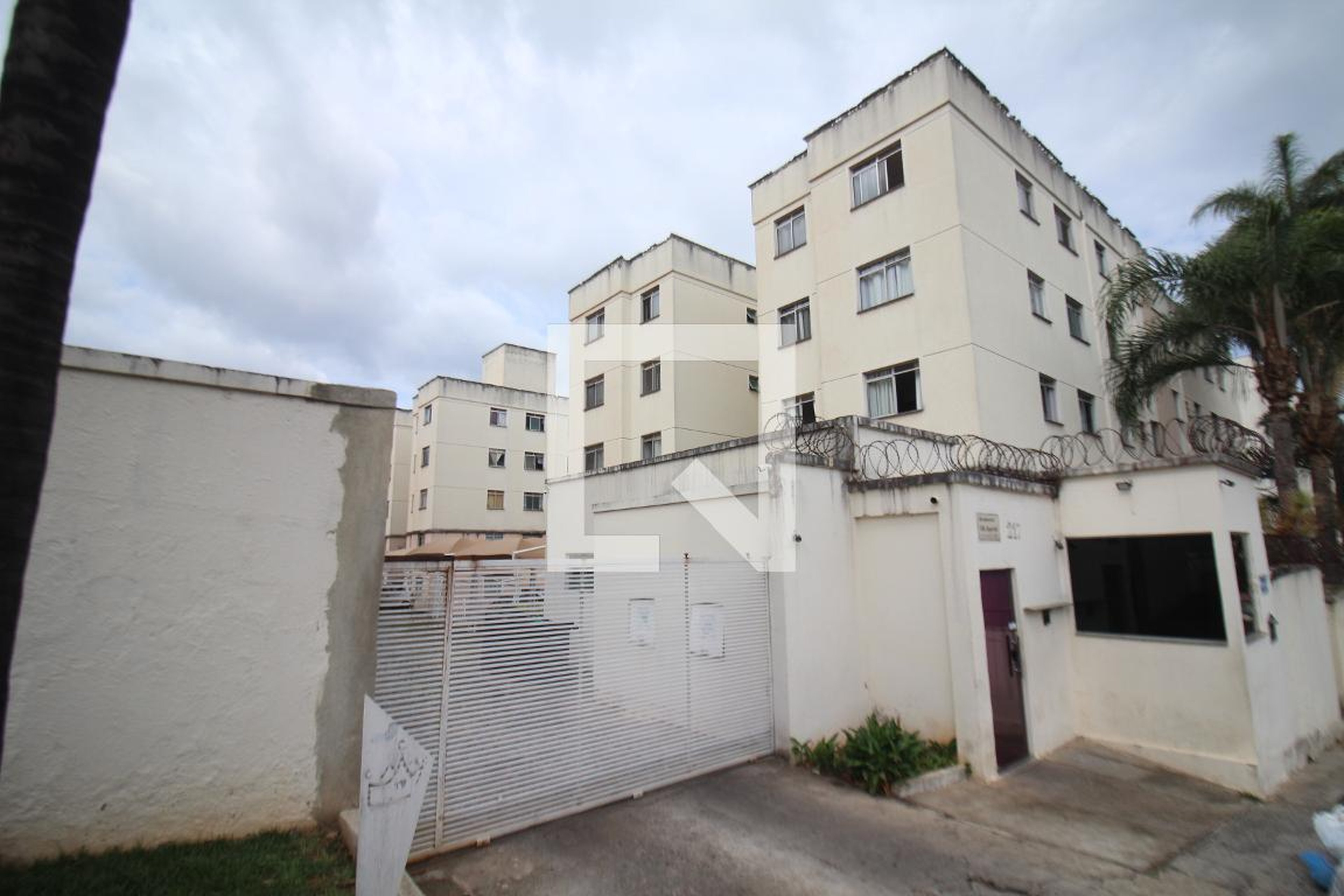 Fachada Condomínio em Rua Augusto Muniz, 217