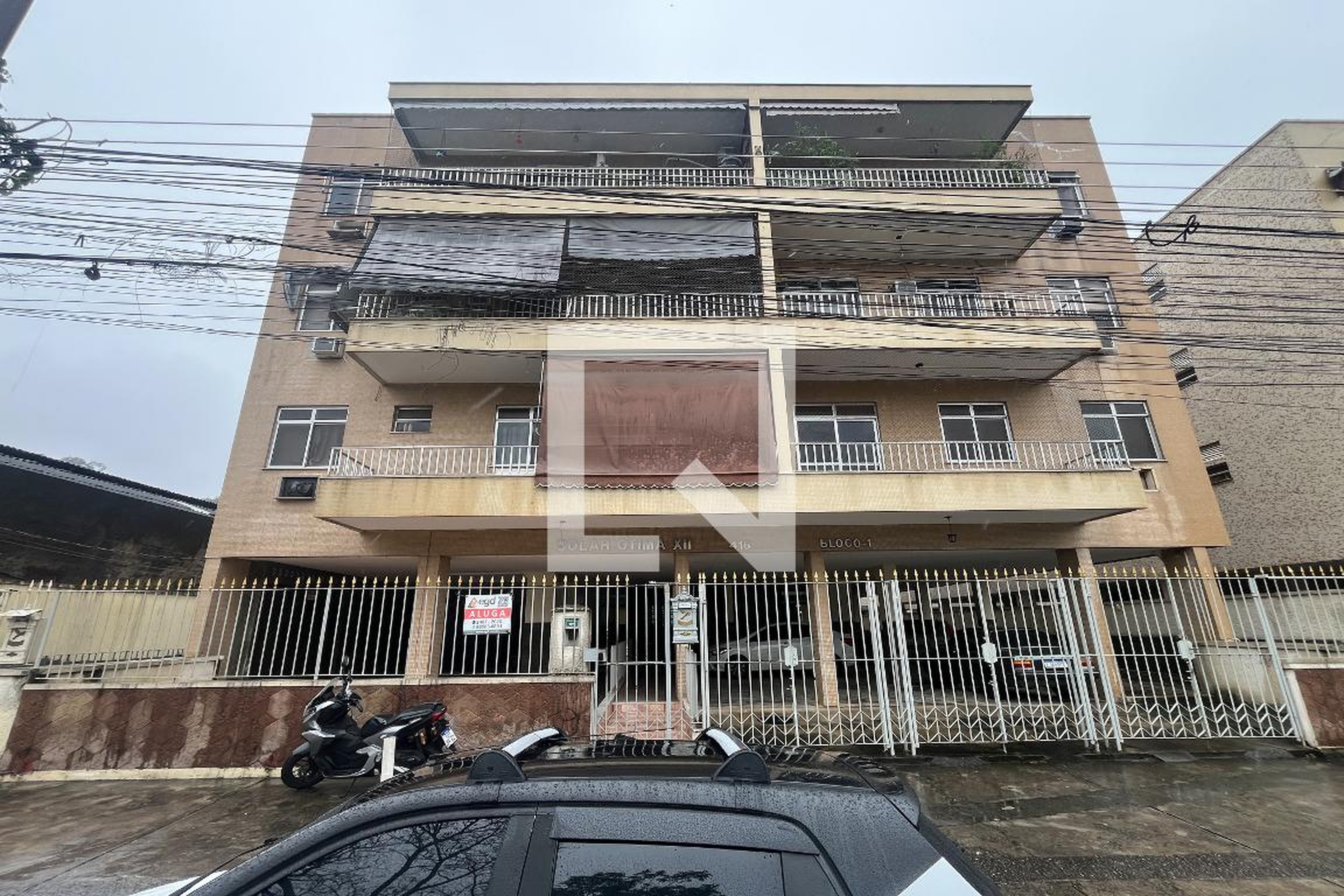 Fachada Condomínio em Rua Domingos Mondim, 418
