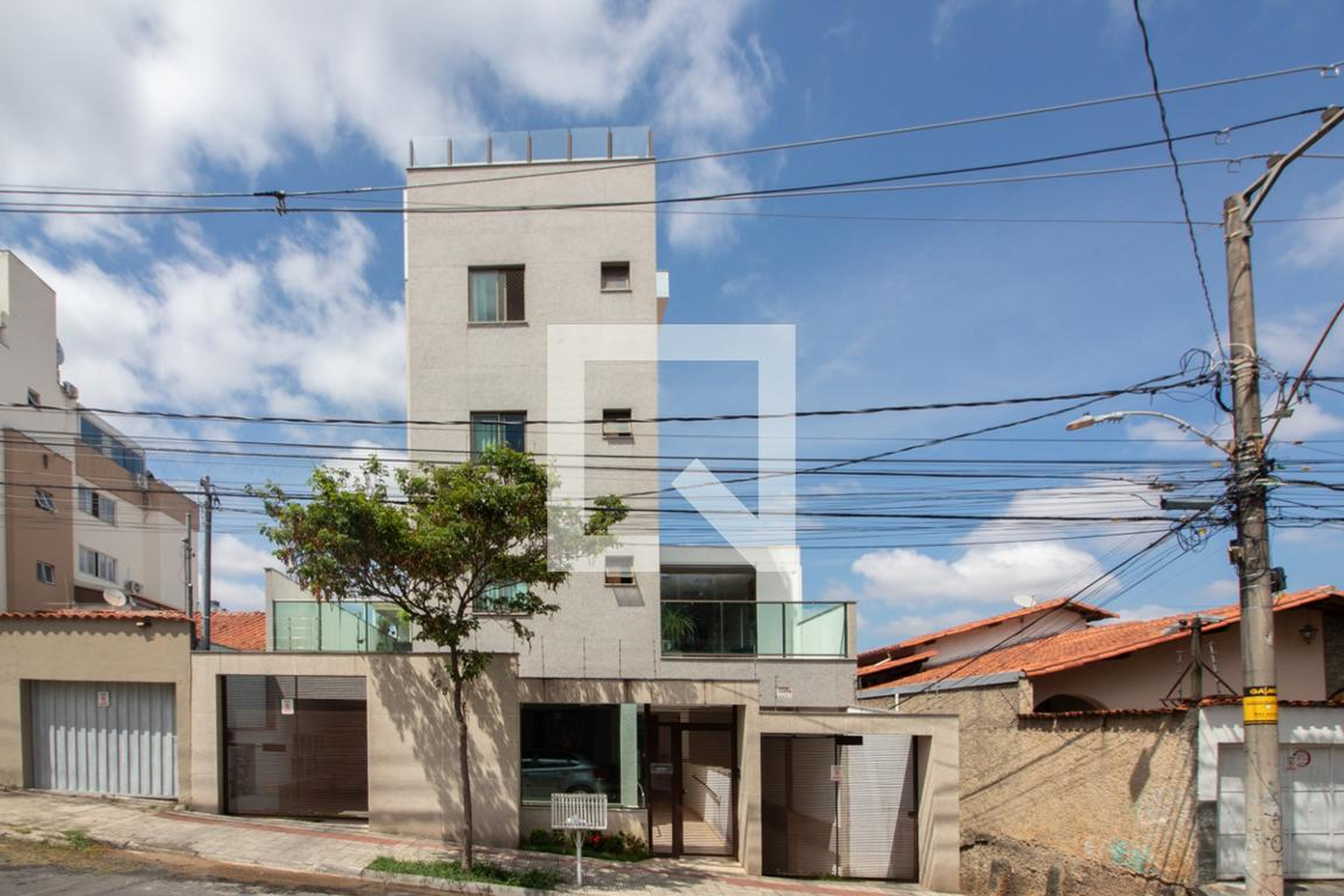 Fachada Condomínio em Rua Senador Firmino, 123