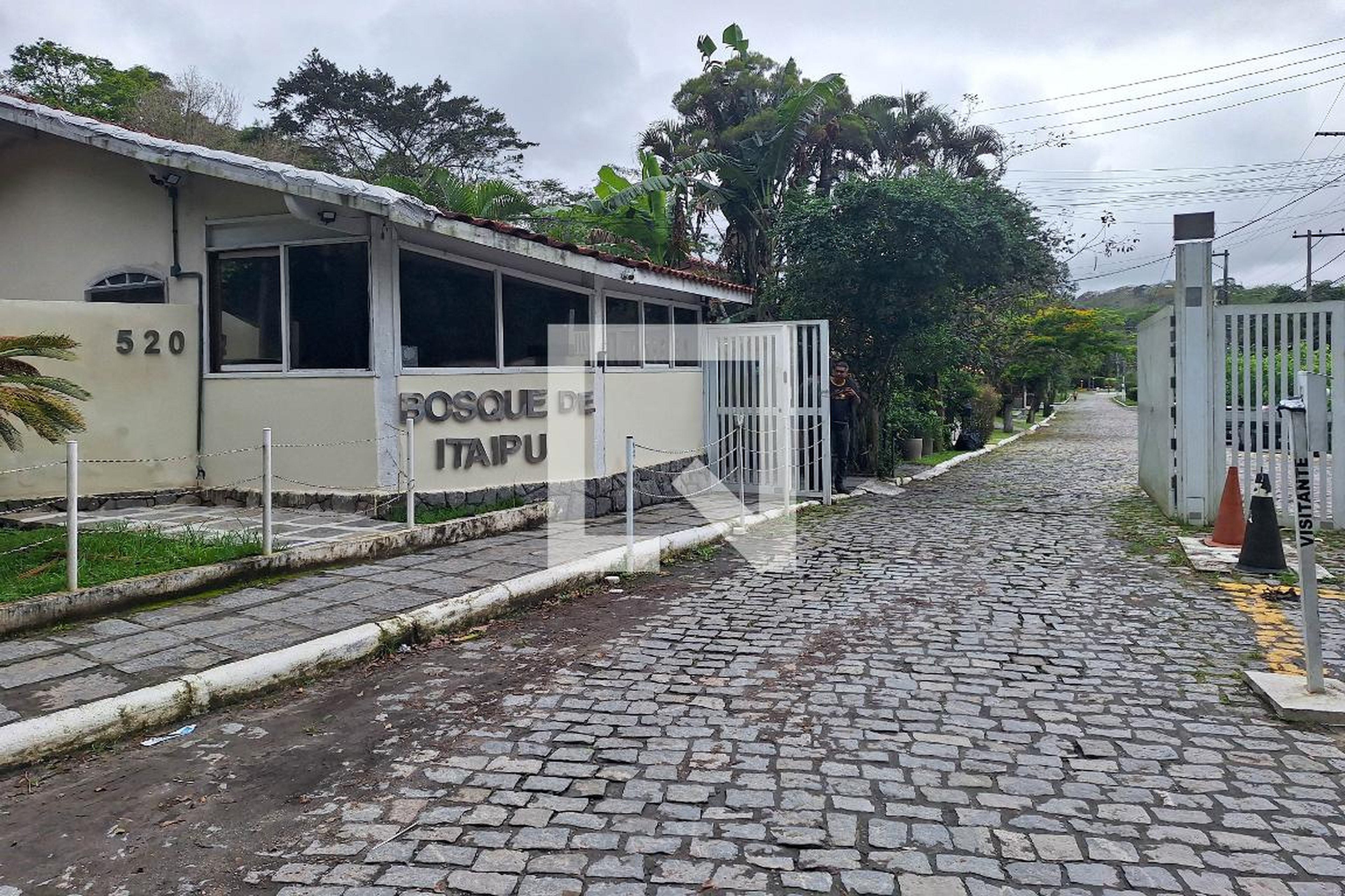 Fachada Condomínio em Estrada Marino Nunes Vieira, 520
