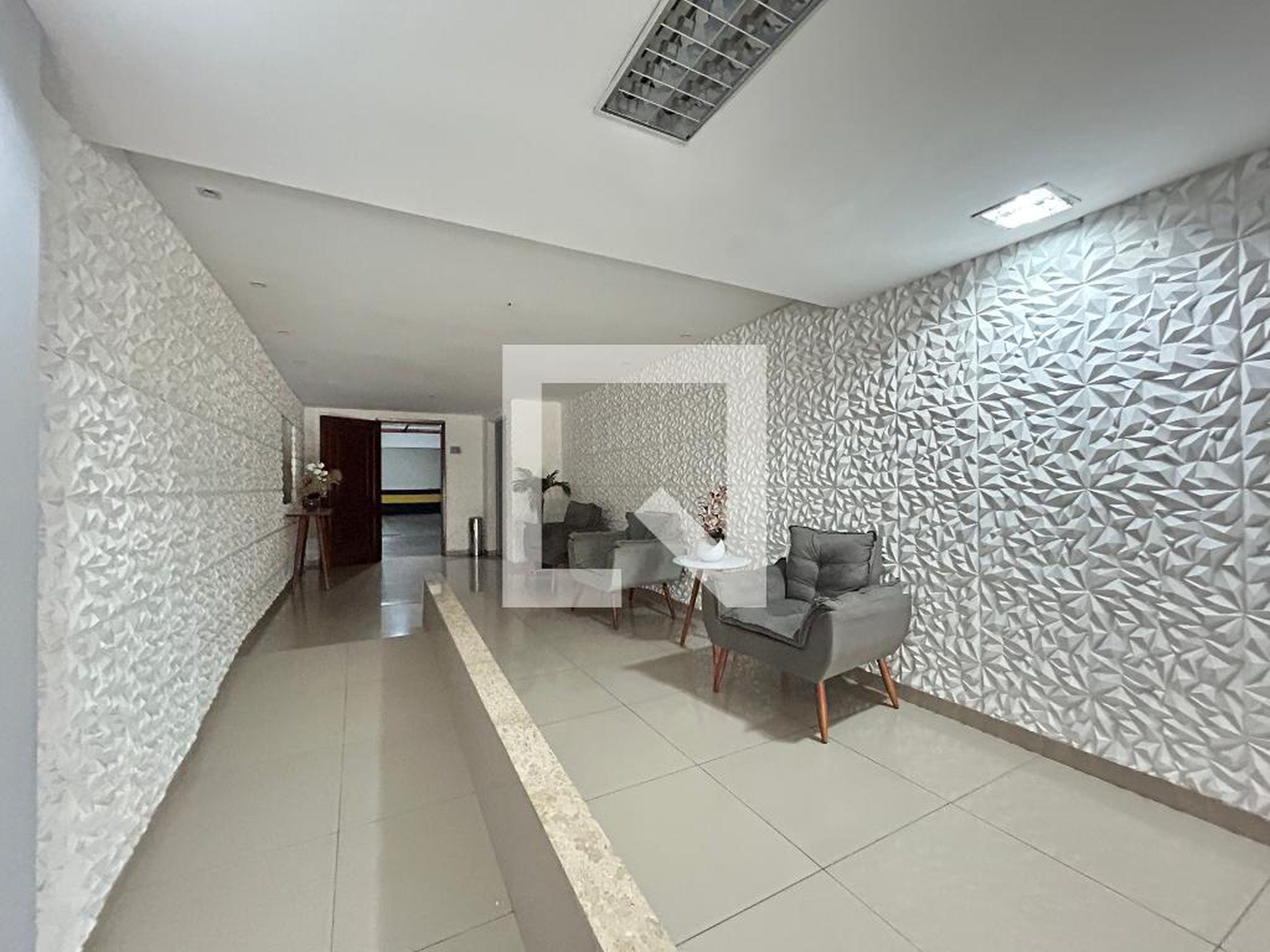 Hall de entrada Condomínio em Rua Augusto Nunes, 554