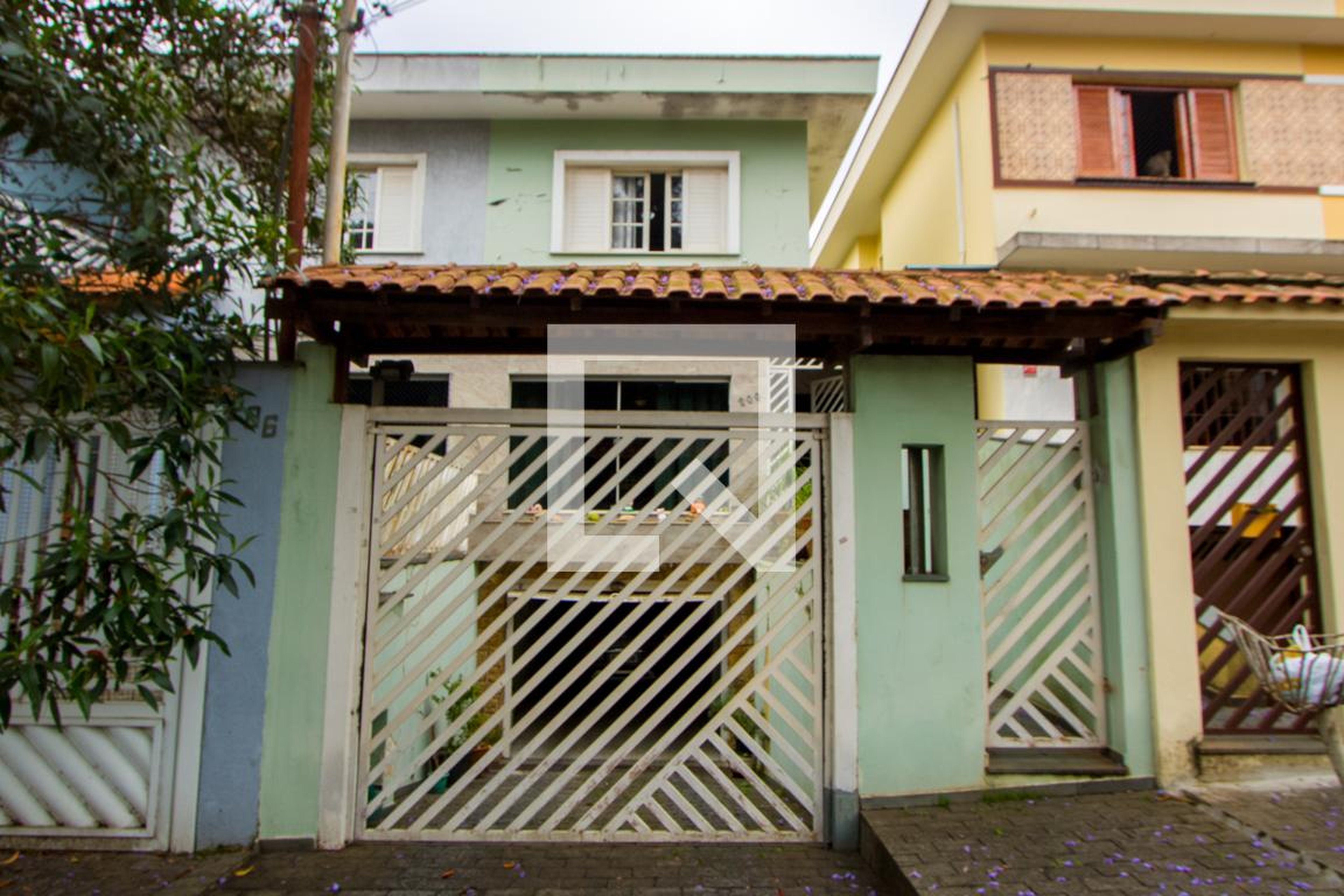 Fachada Condomínio em Rua Paulo Harris, 200