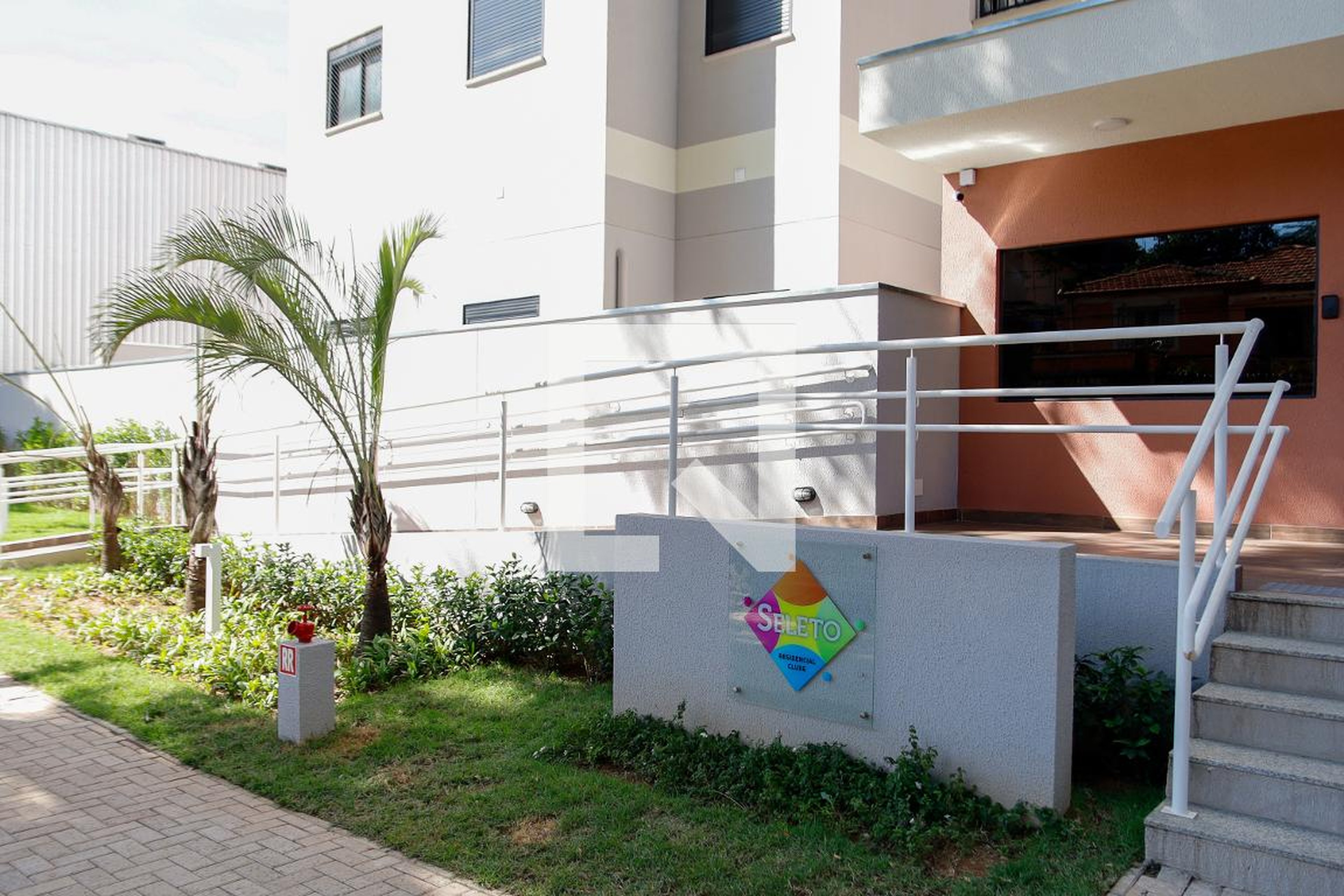 Fachada Condomínio Seleto Residencial Clube