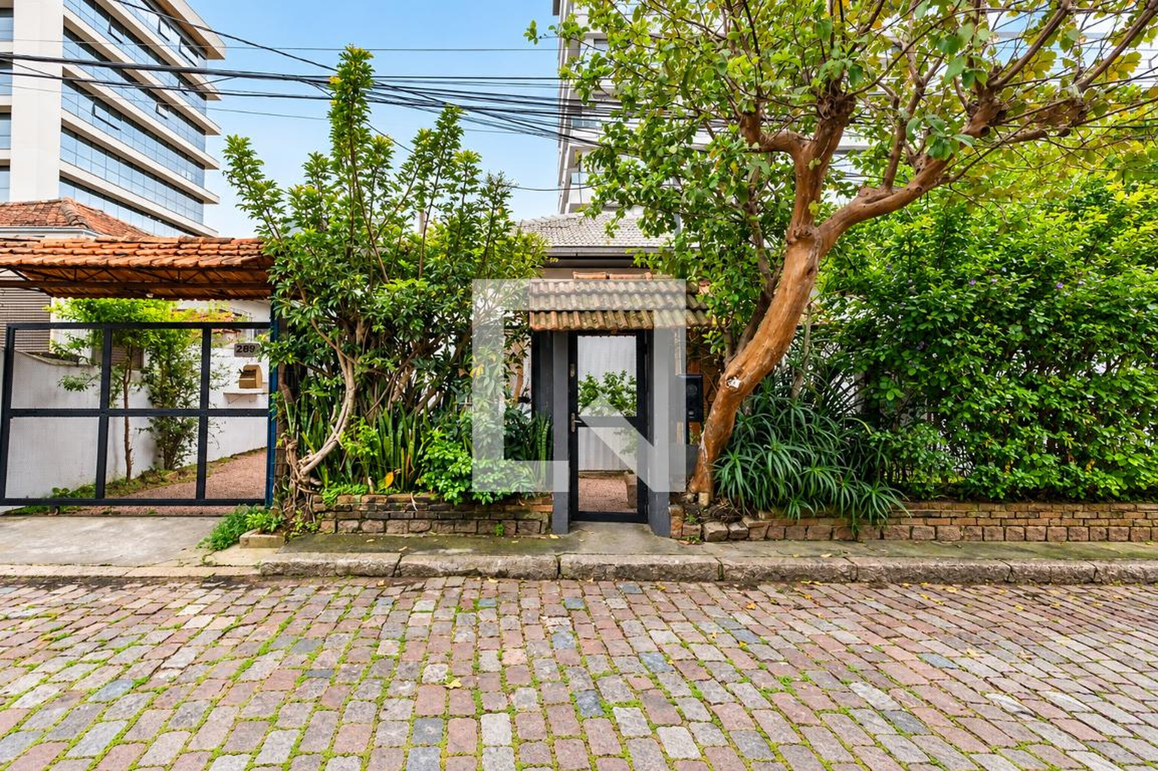 Fachada Condomínio em Avenida Wenceslau Escobar, 2808
