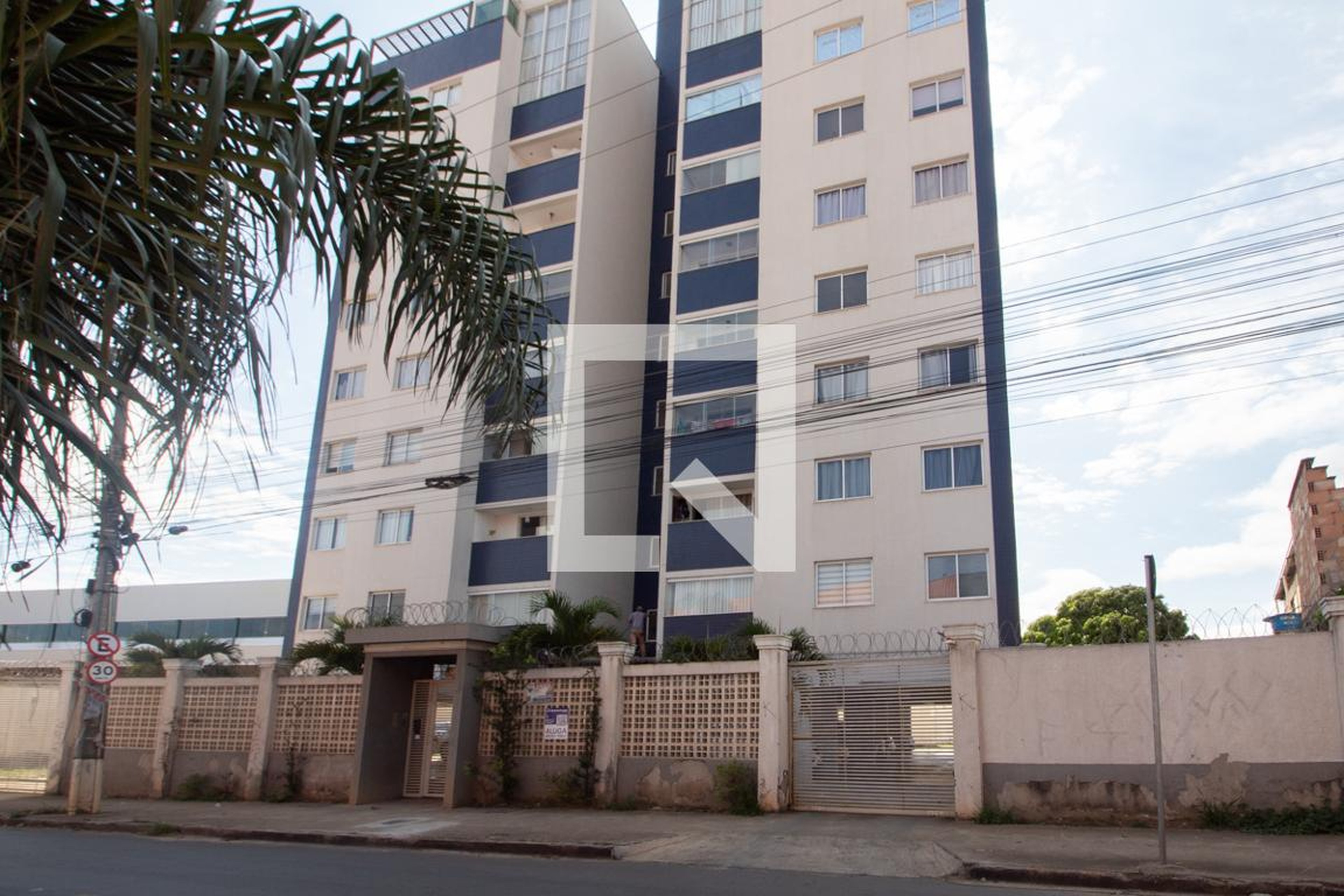 Fachada Condomínio em Rua Avelino Hilário Muniz, 85