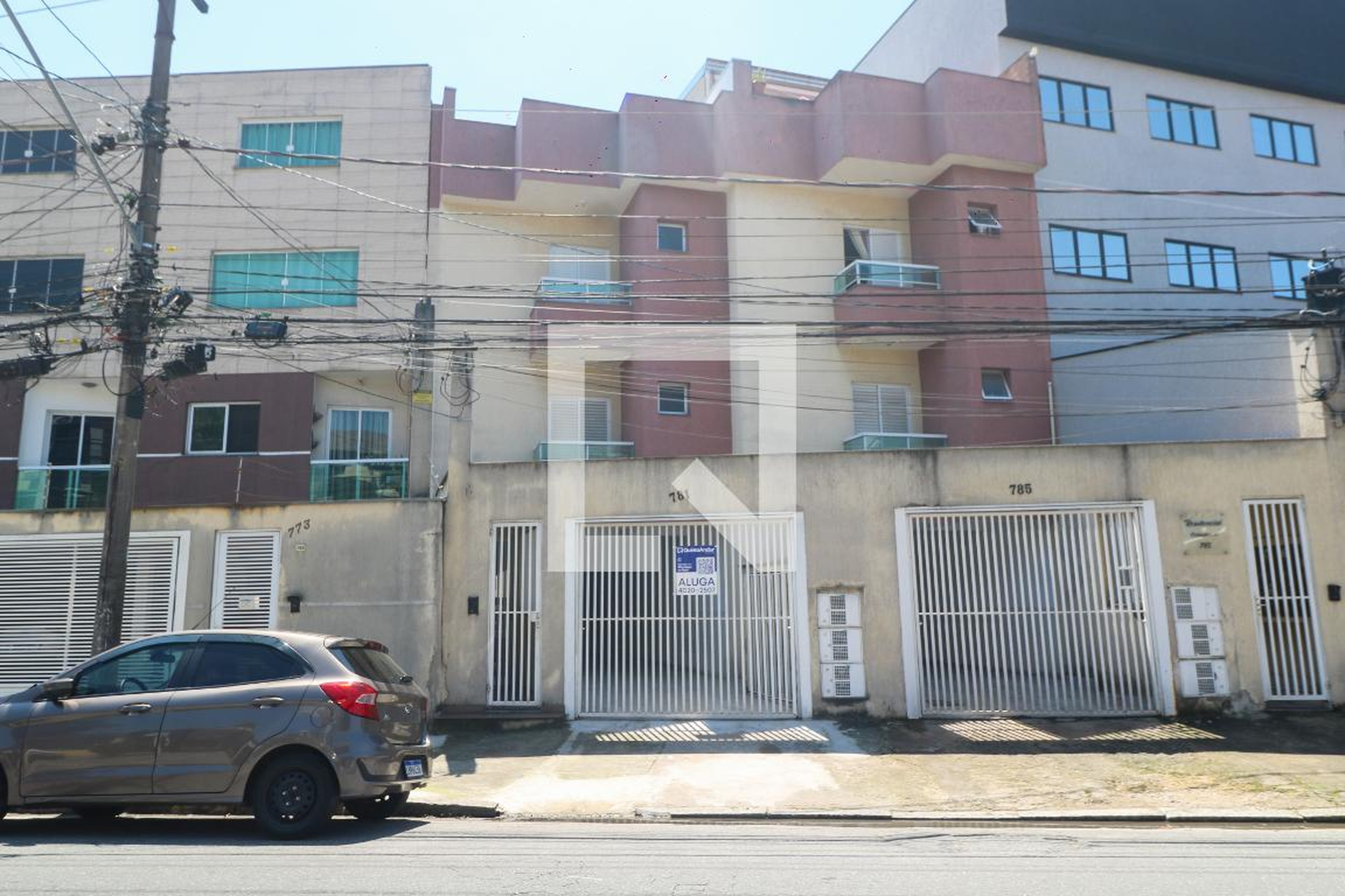 Fachada Condomínio em Rua Colúmbia, 781