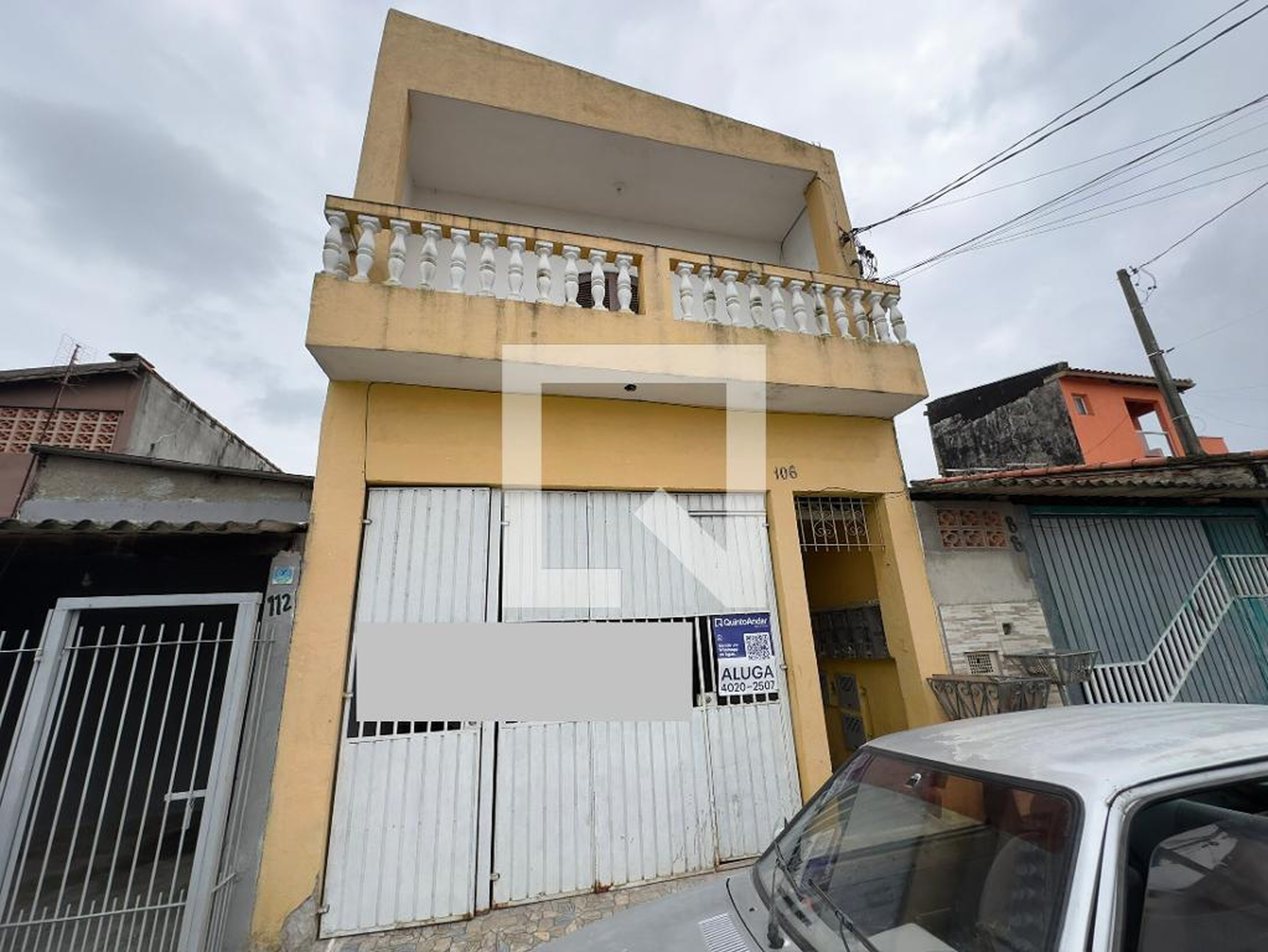 Fachada Condomínio em Rua Vinte e Cinco, 106