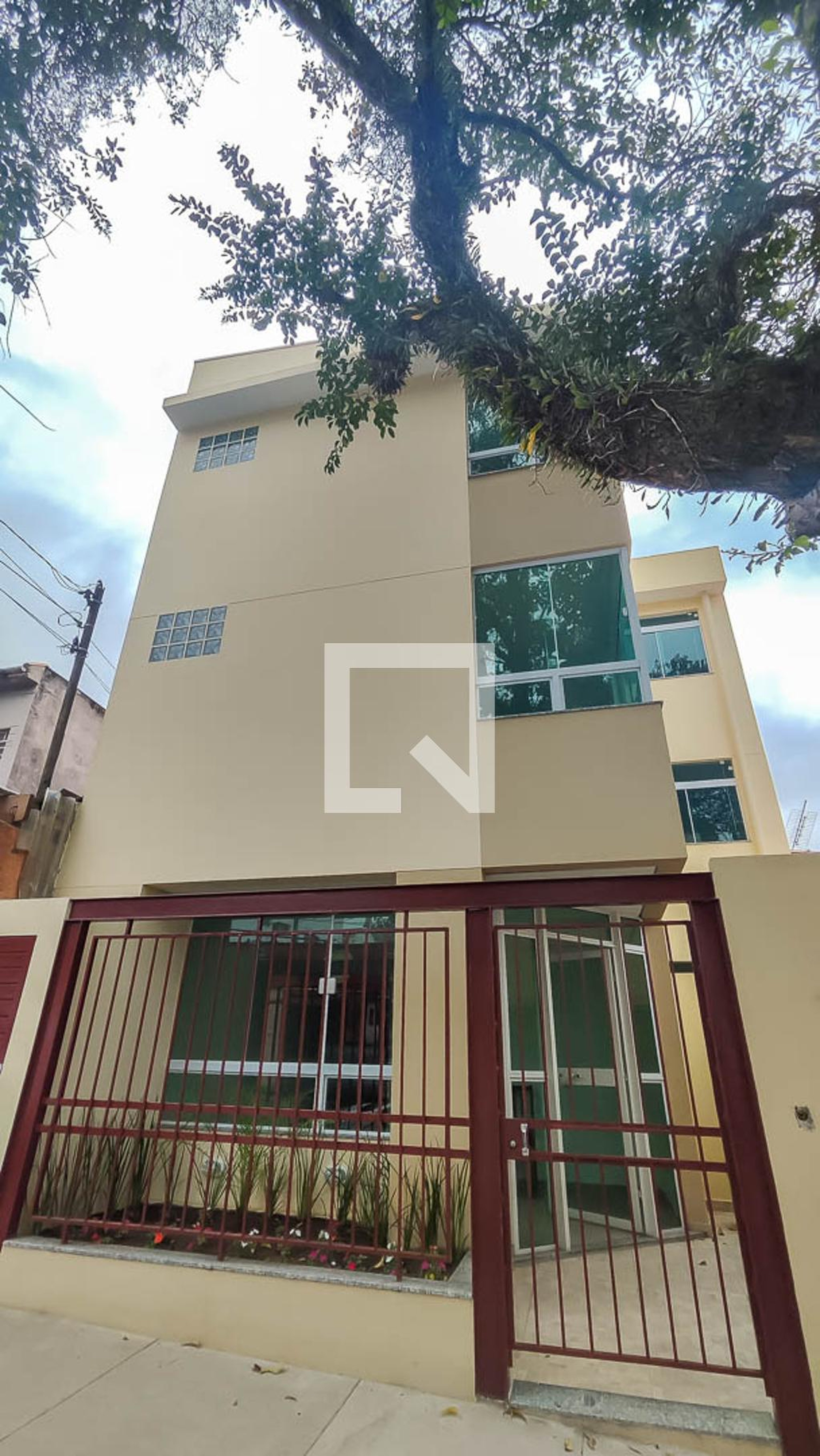 Fachada do Prédio Condomínio em Rua Chemin Del Pra, 82