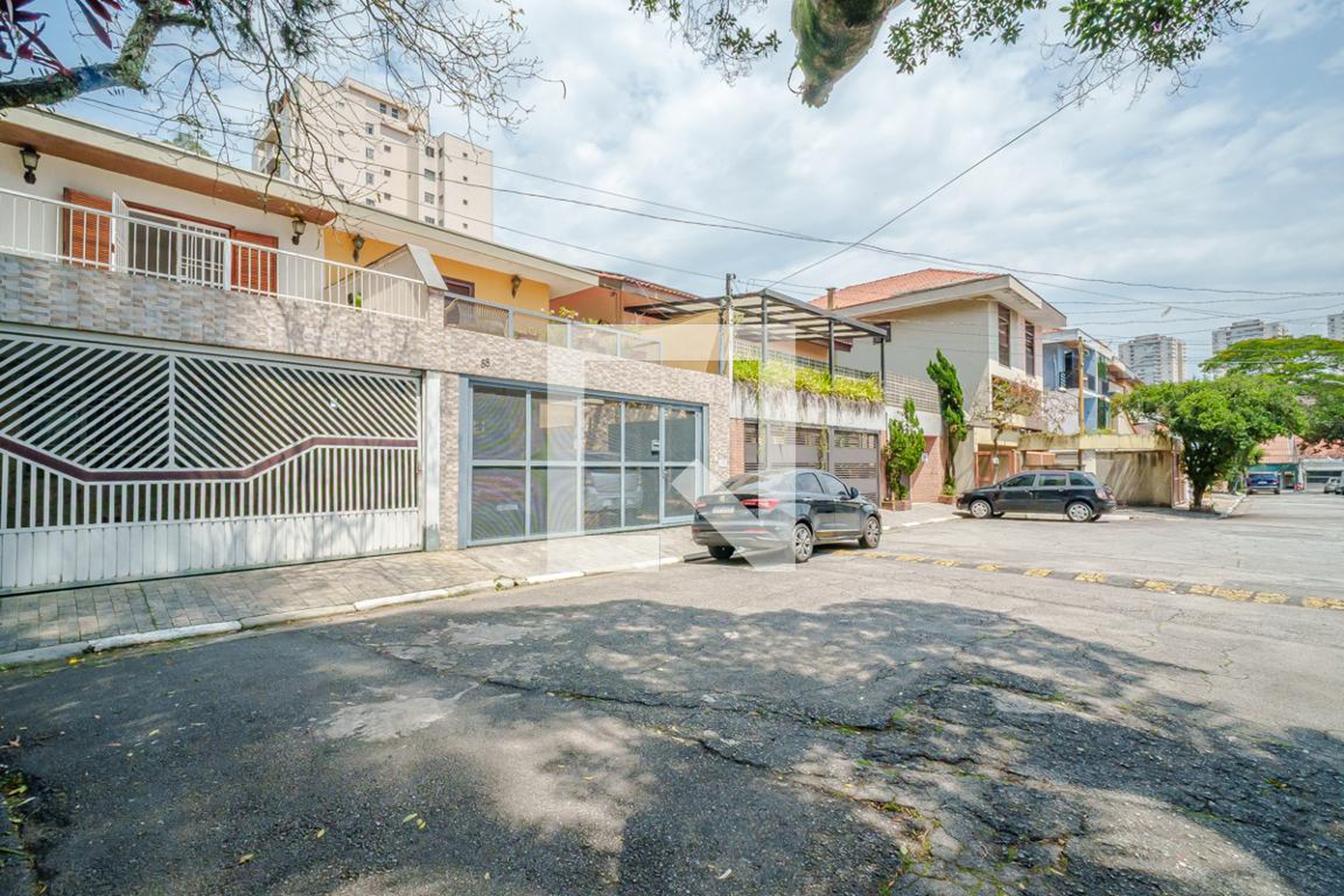 Fachada Condomínio em Rua Eusébio Câmara, 94