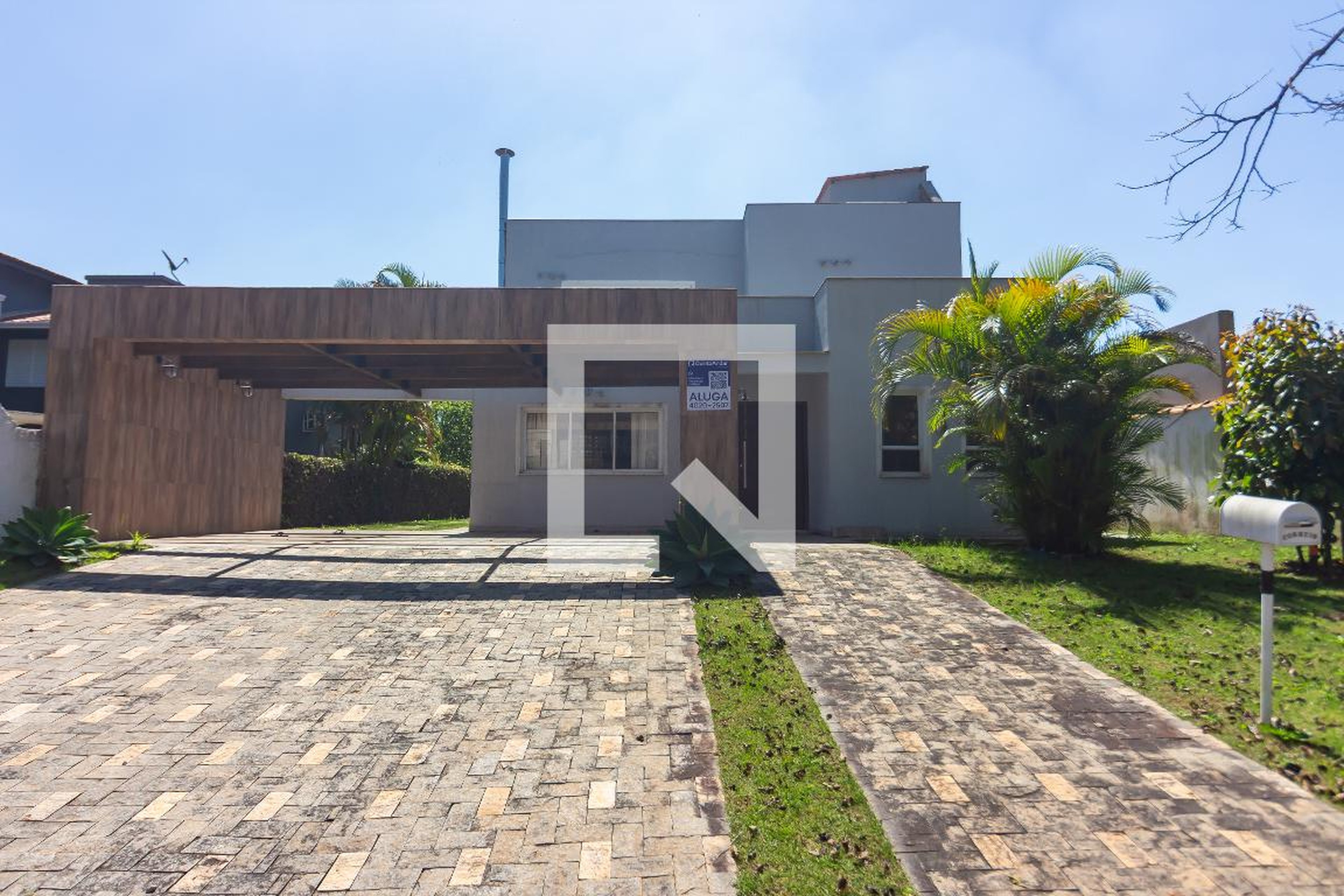 Fachada Condomínio em Rua das Tulípas, 1137