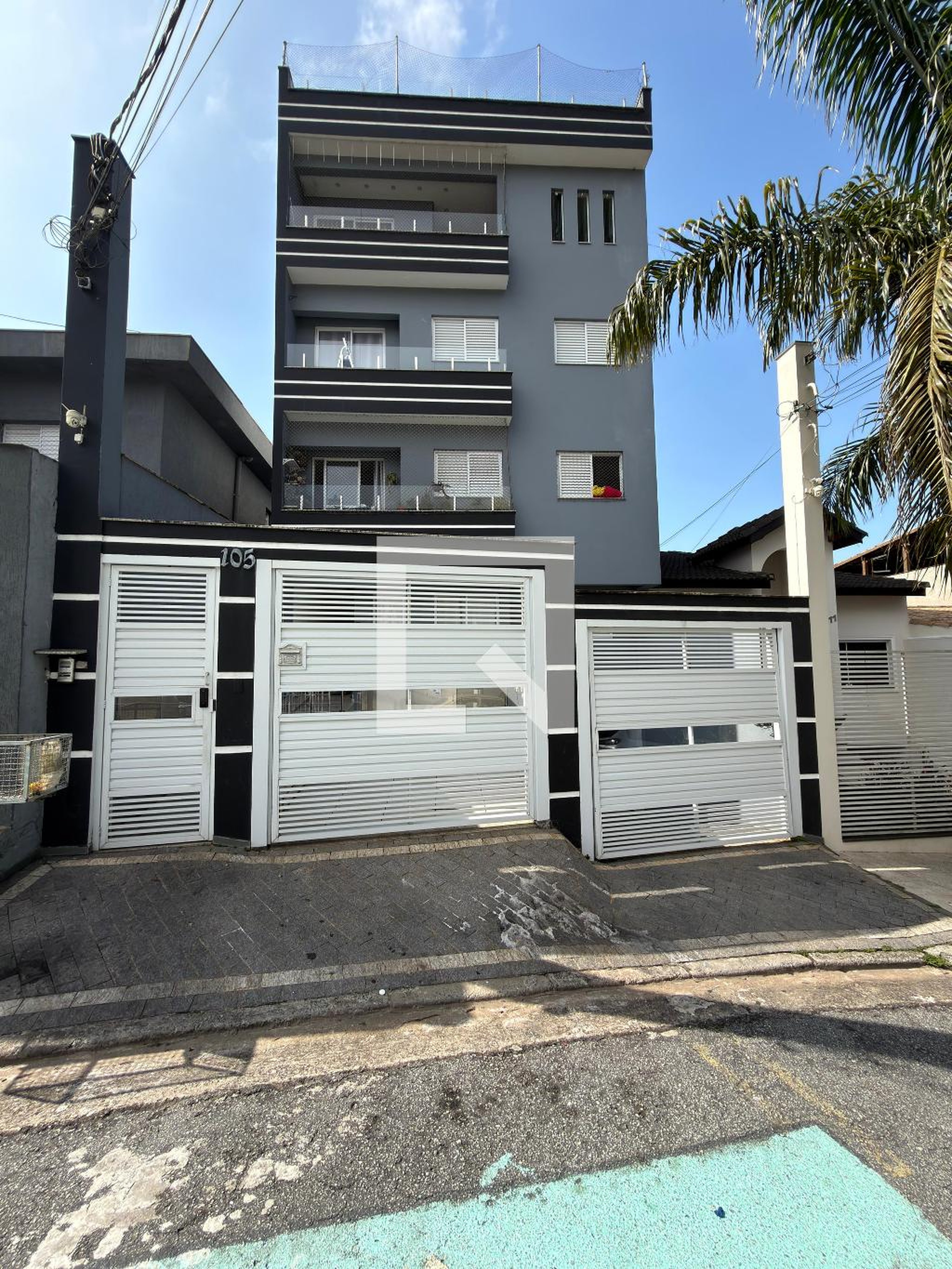 Fachada Condomínio em Rua Carlos Teodoro Bellinghausen, 105