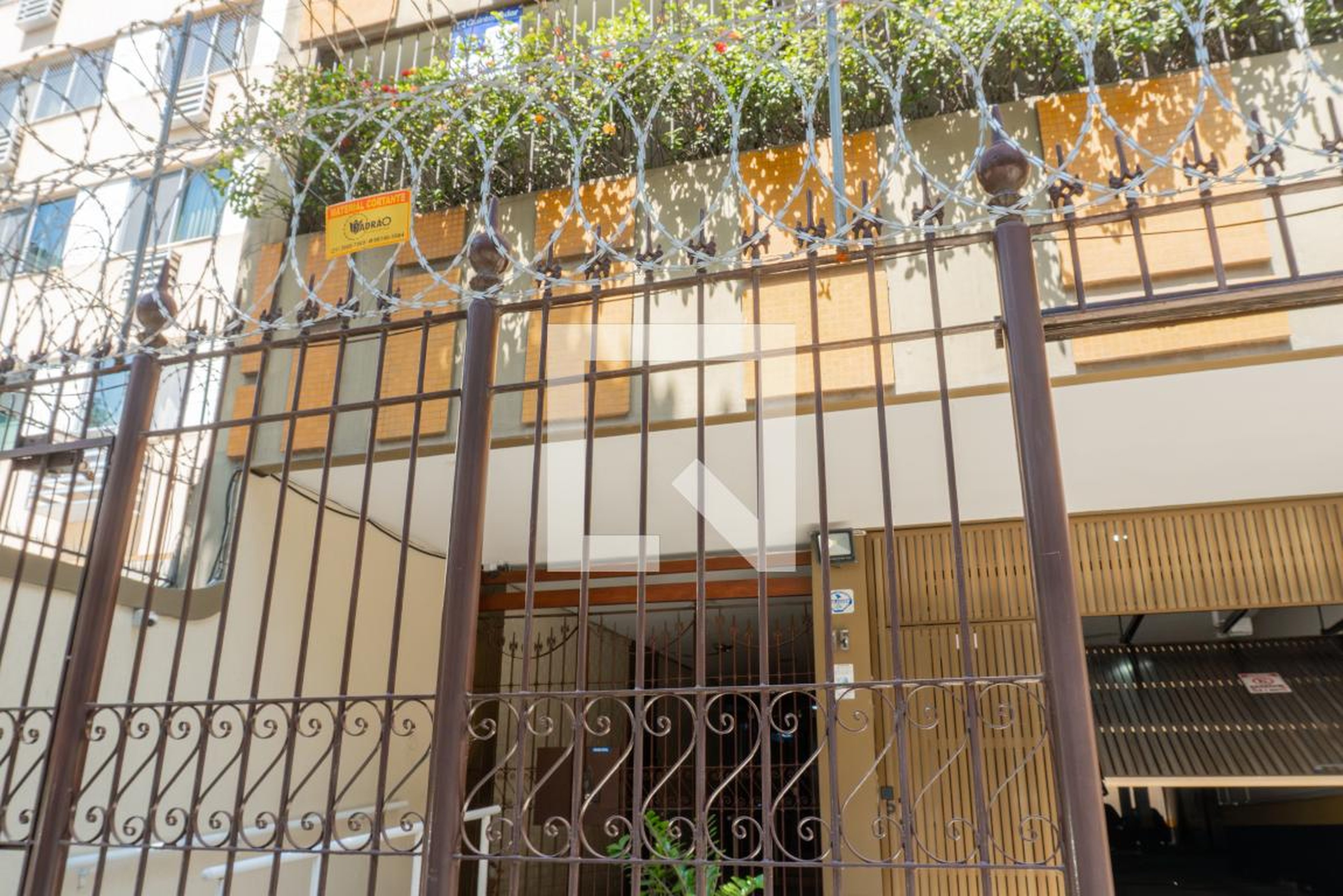 Fachada Condomínio em Rua Oto de Alencar, 15