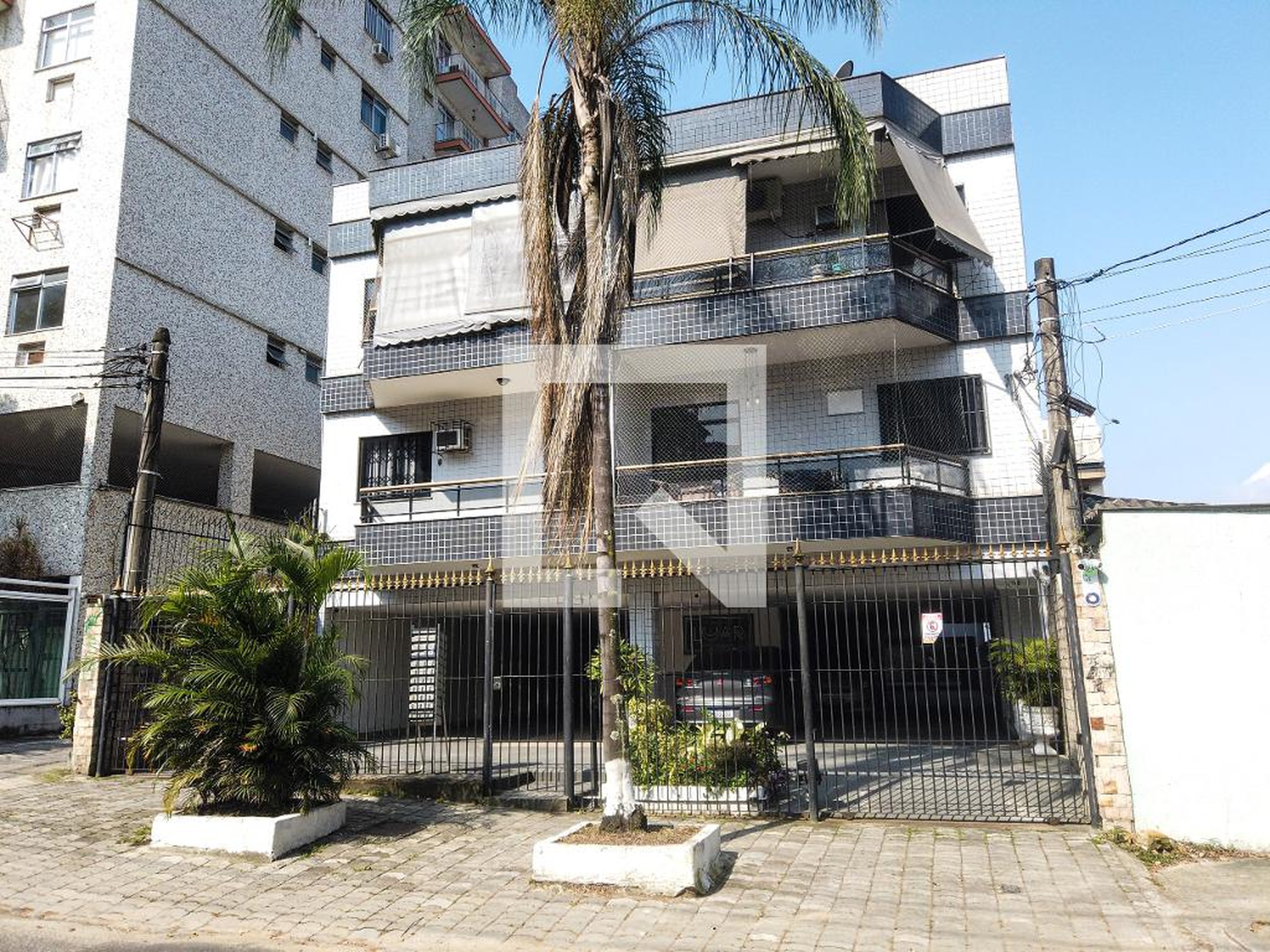Fachada Condomínio em Rua Mapendi, 956