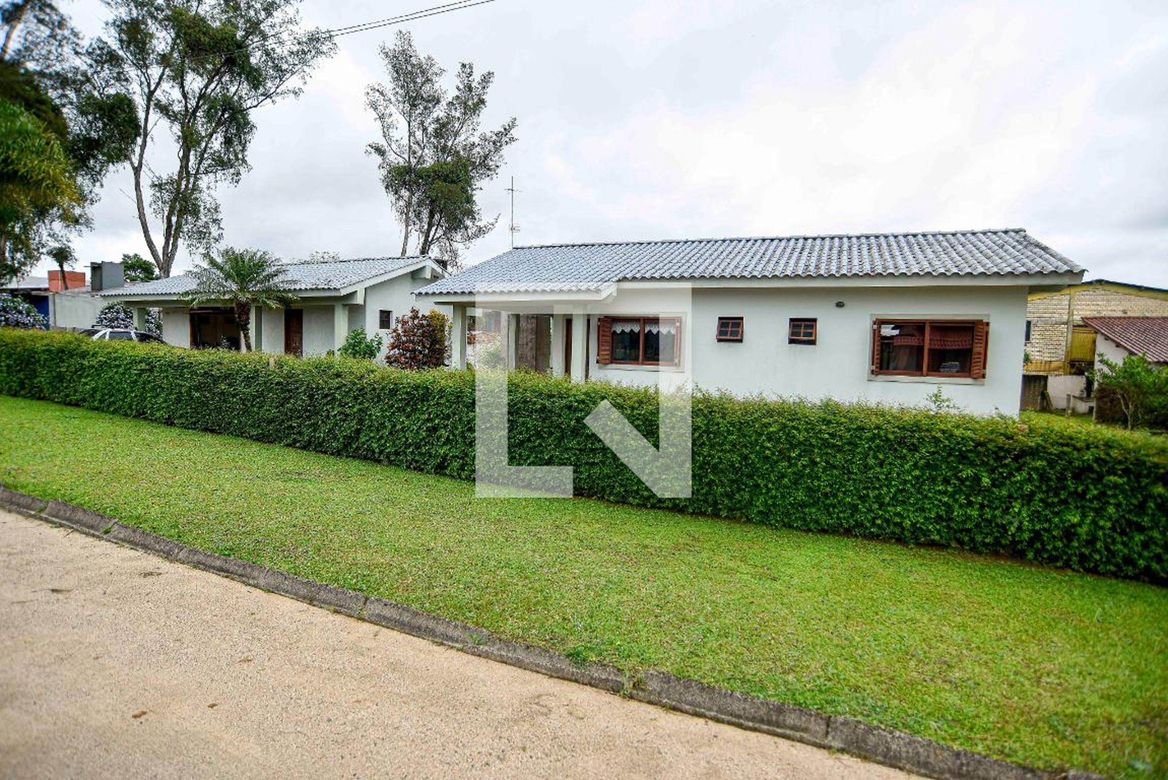 Fachada Condomínio em RS-040, 9