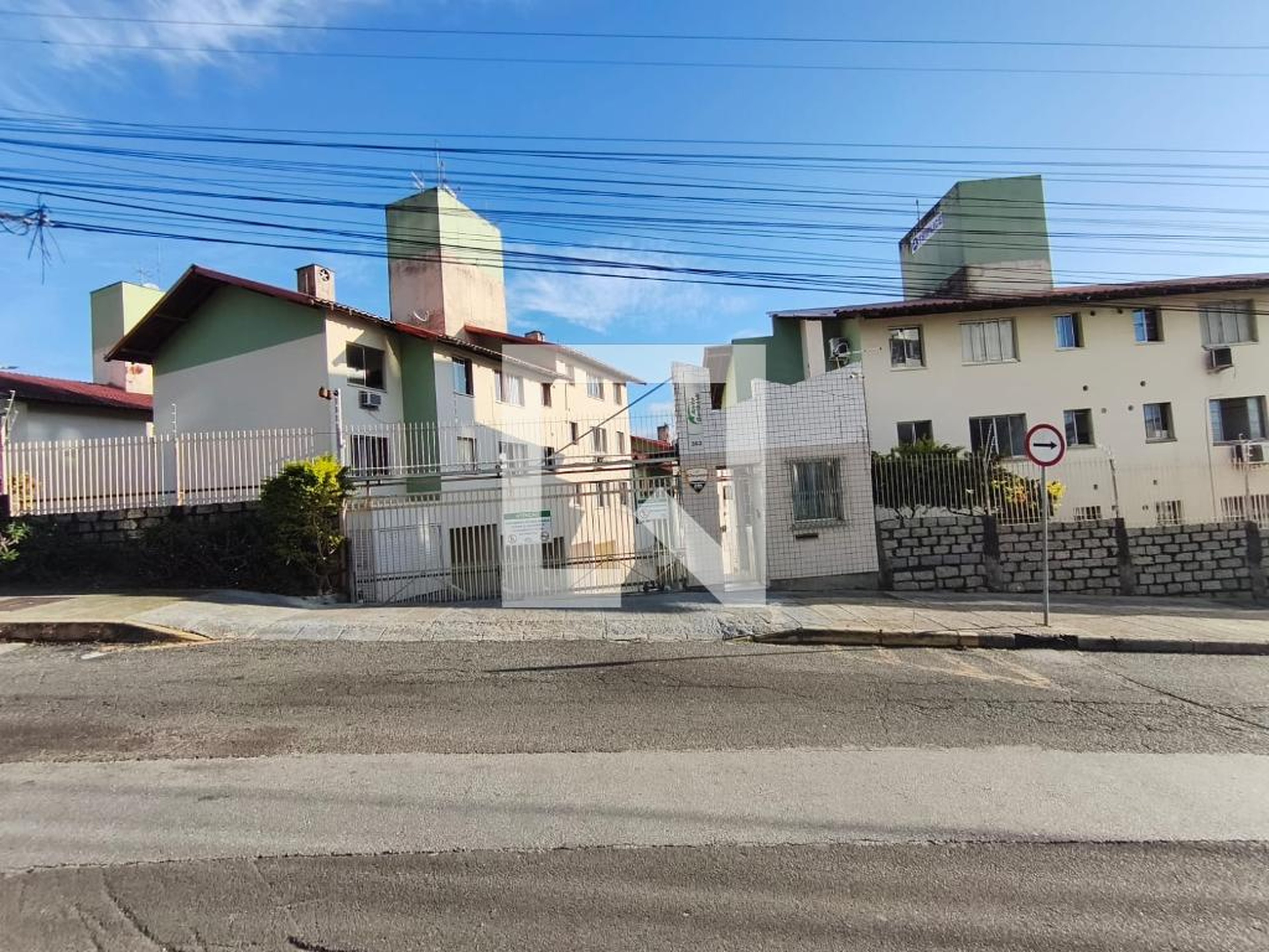 Fachada Condomínio em Rua Professor Clementino de Brito, 262