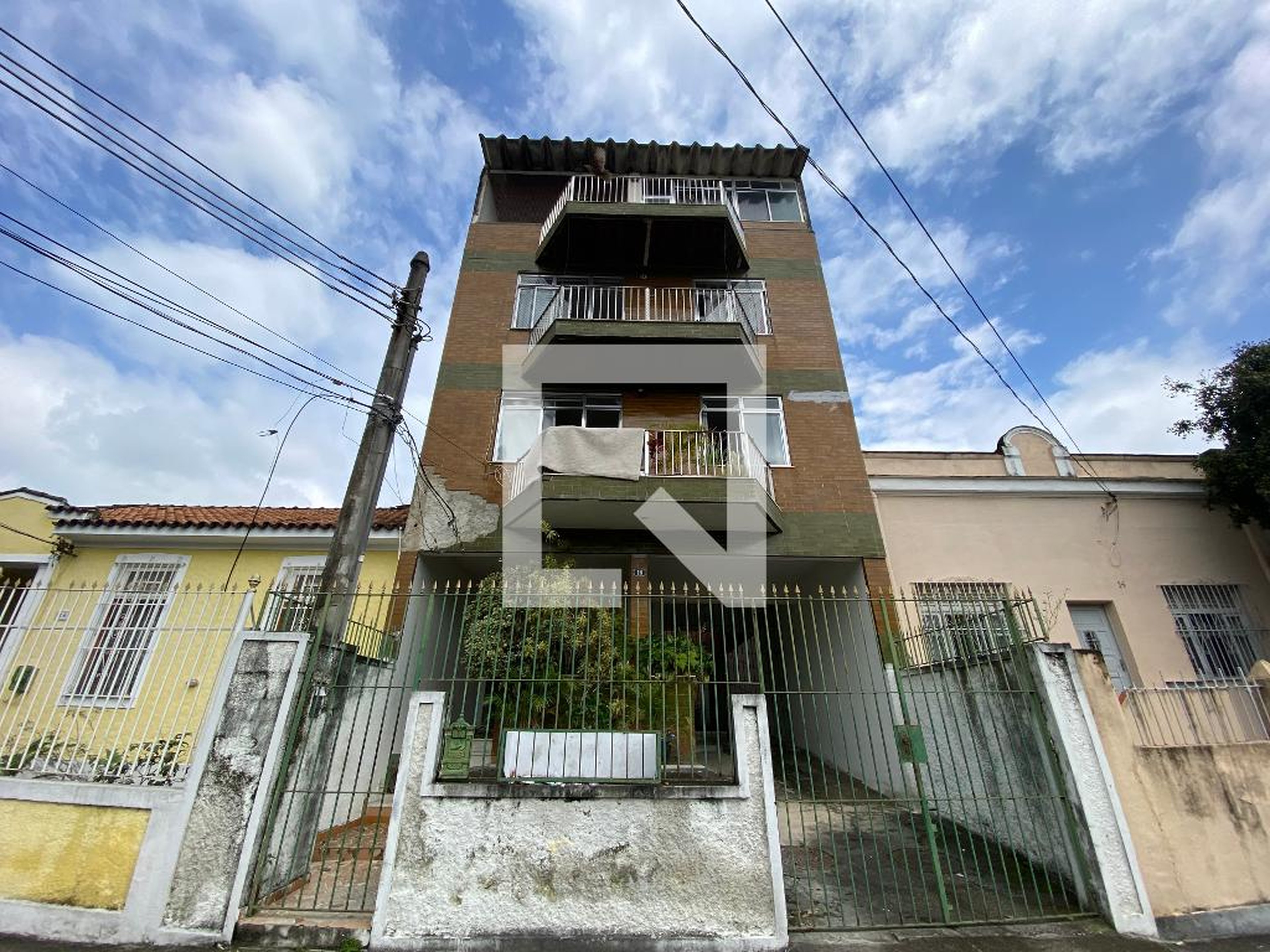 Fachada Condomínio em Travessa Dias Pereira, 16