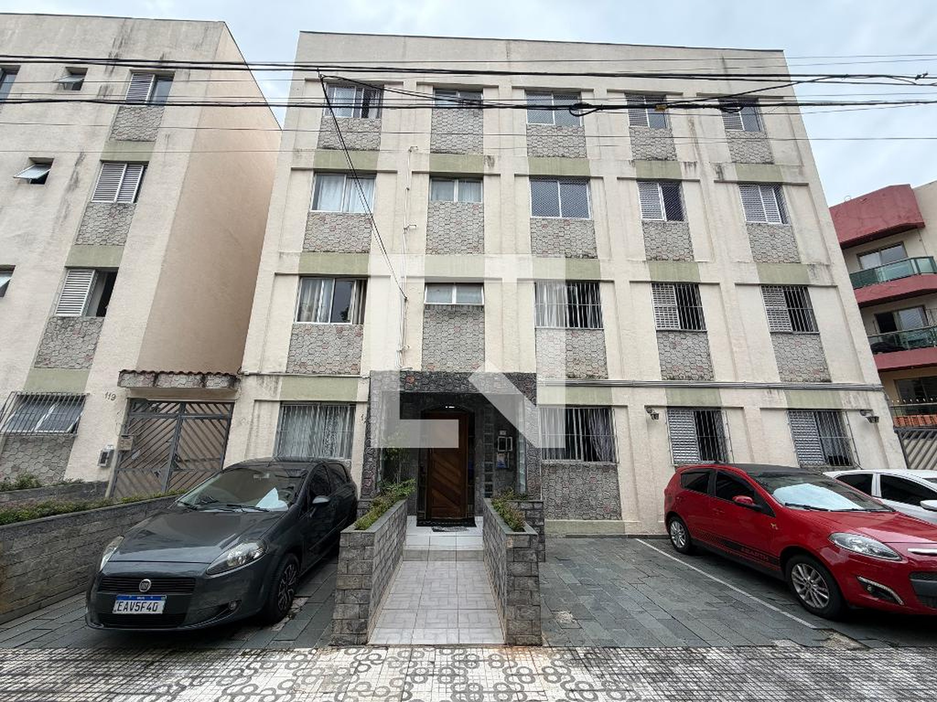 Fachada Condomínio em Rua Erina Tomé, 125