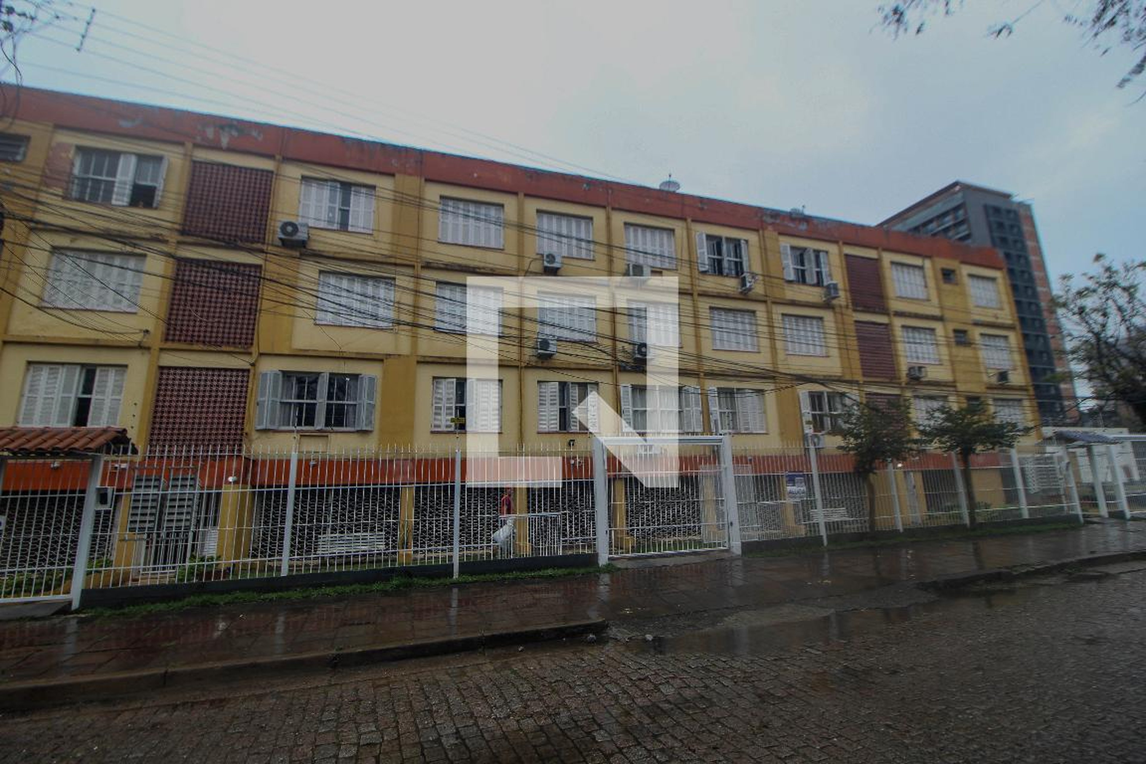 Fachada Condomínio em Rua Ismael Chaves Barcelos, 42