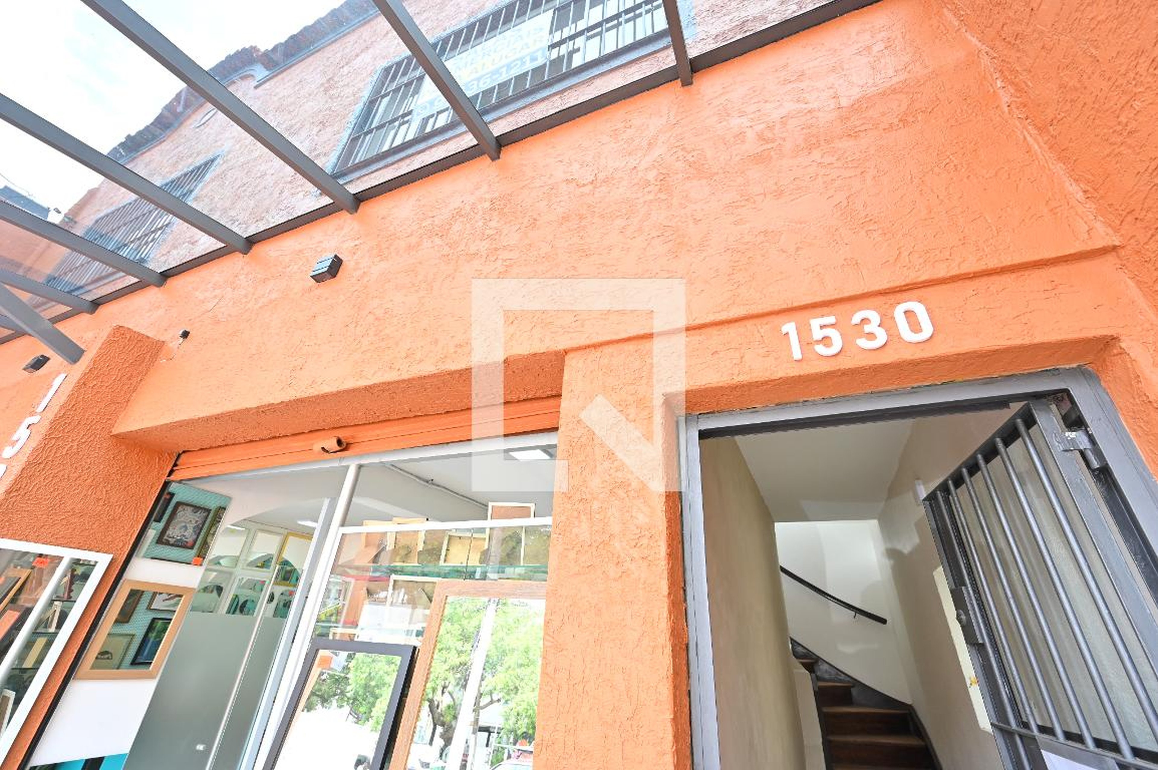 Fachada Condomínio em Rua Luís Góis, 1530