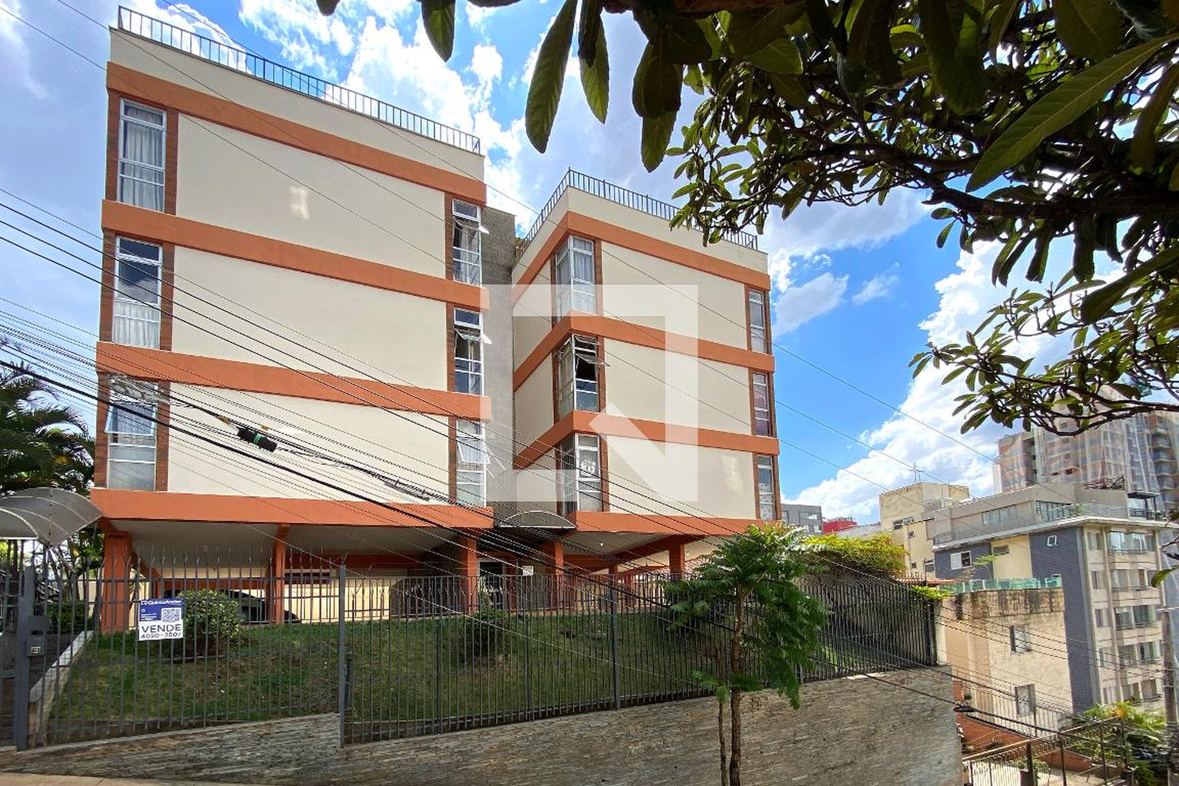 Fachada Condomínio em Rua Perdigão Malheiros, 750