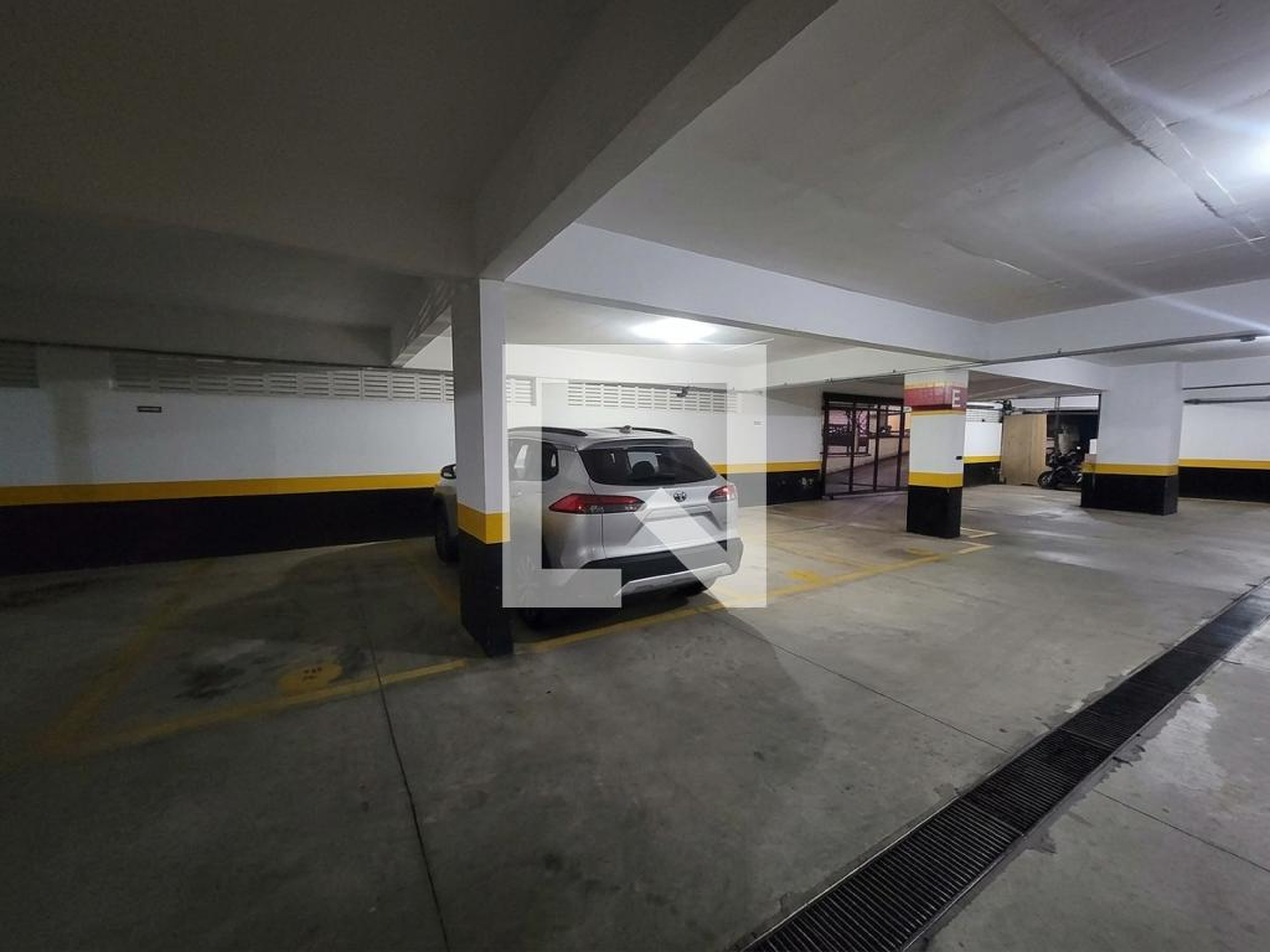 Estacionamento Condomínio em Rua Doutor Chibata Miyakoshi, 96