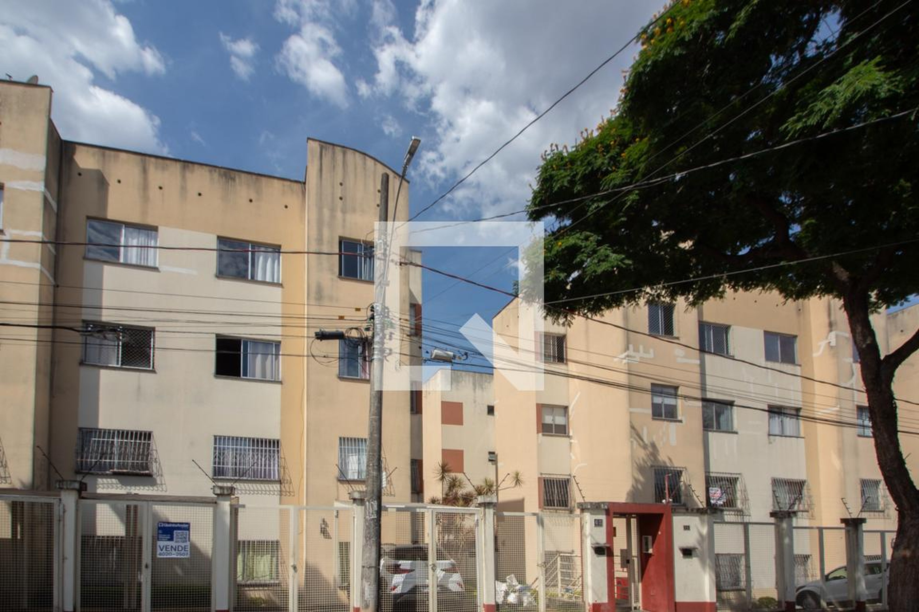Fachada Condomínio em Rua Maurício Cardoso, 43