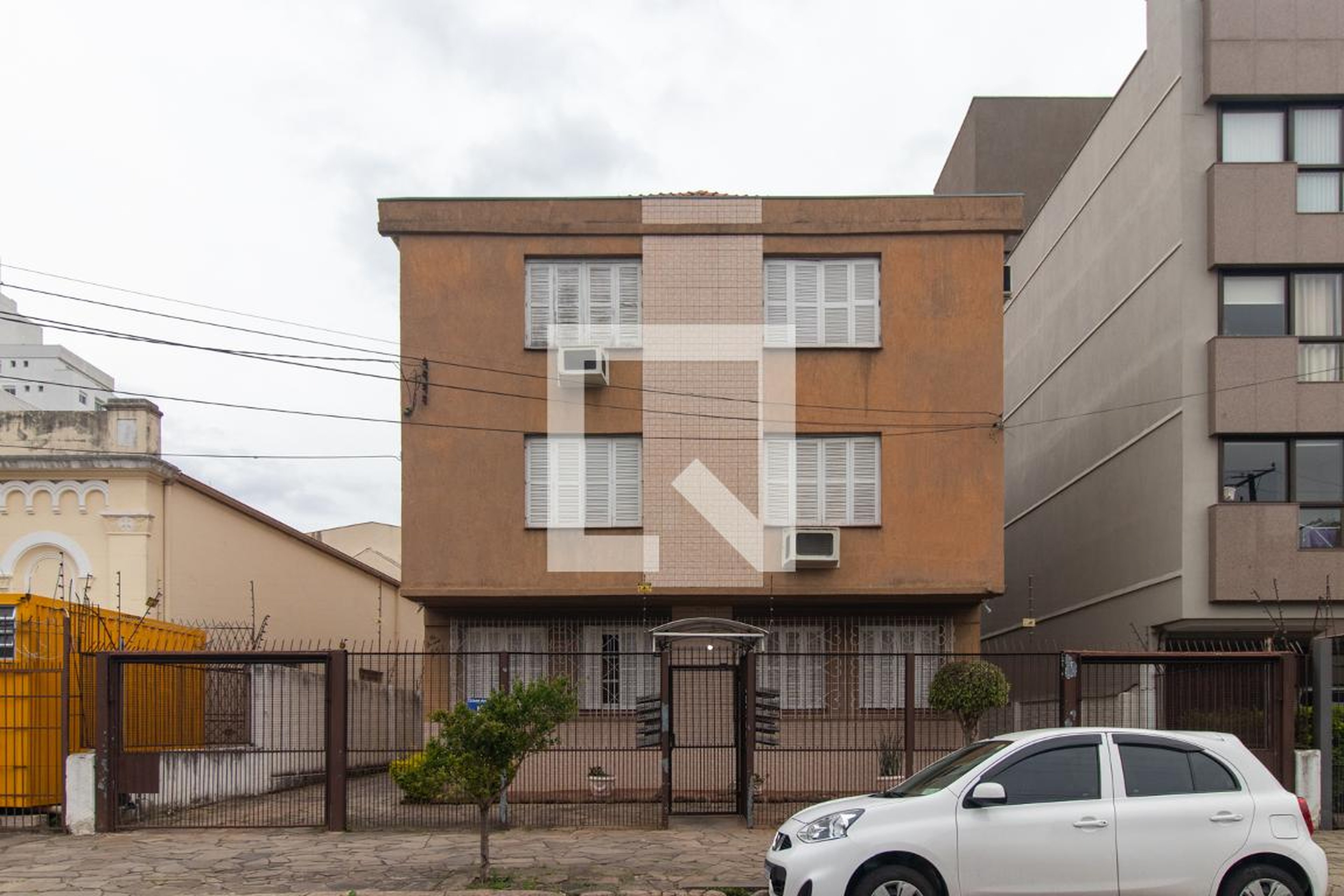 Fachada Condomínio Es Lourenca