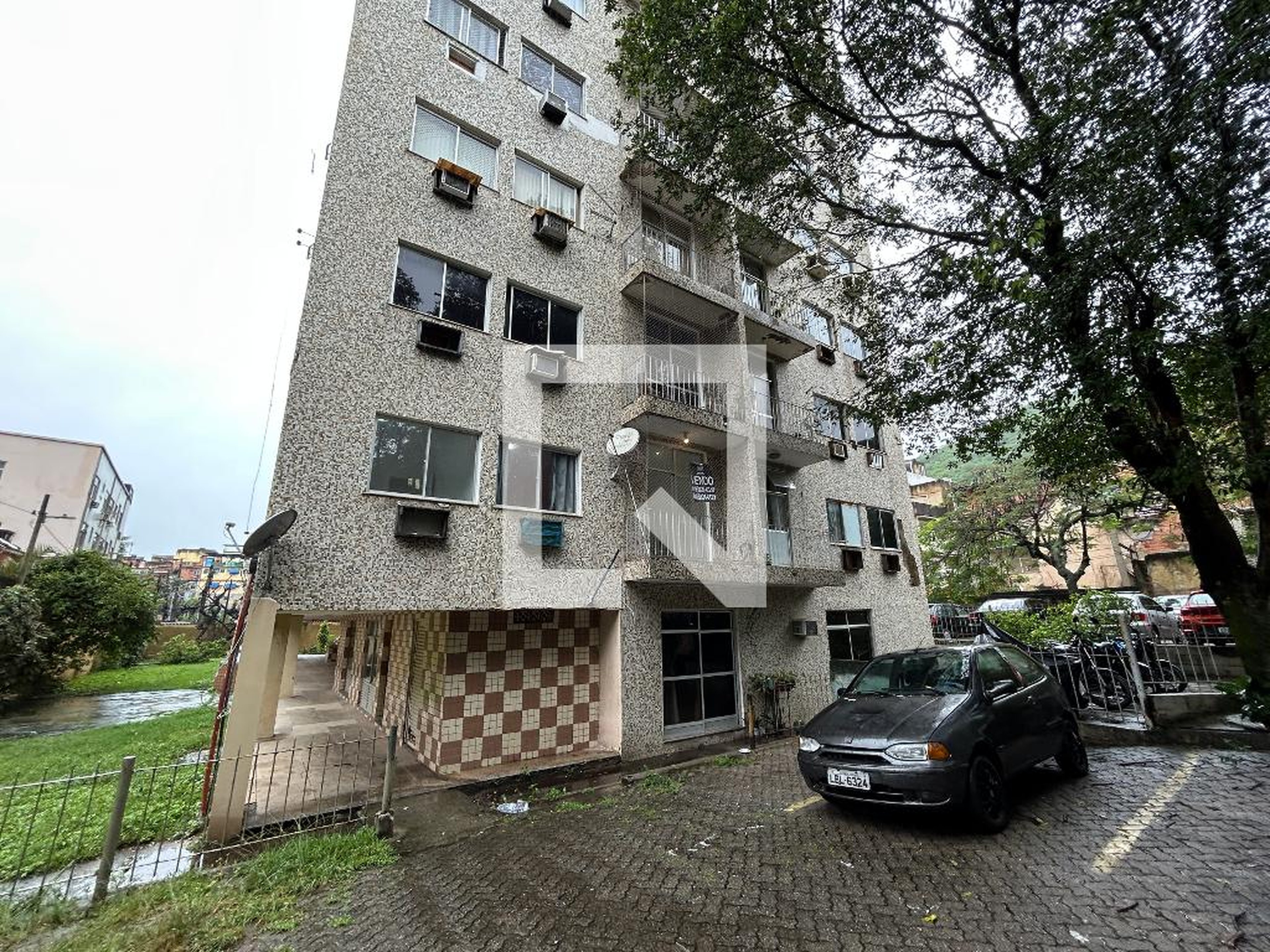 Fachada Condomínio em Rua Zizi, 50