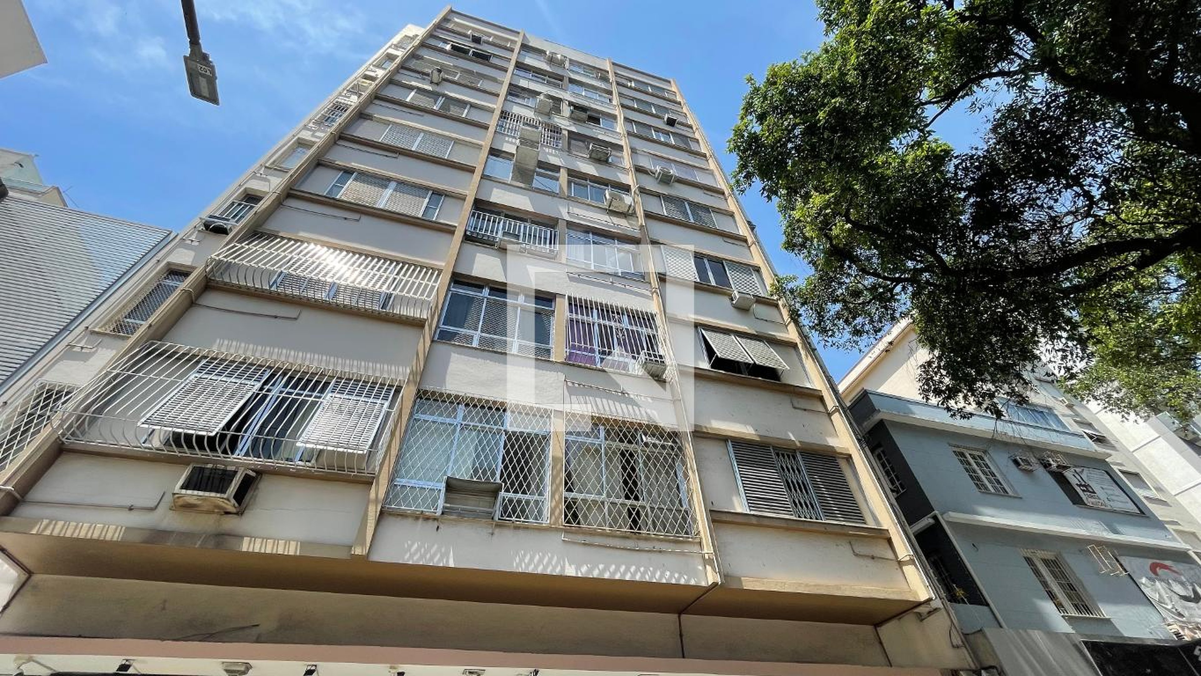Fachada Condomínio de La Paix
