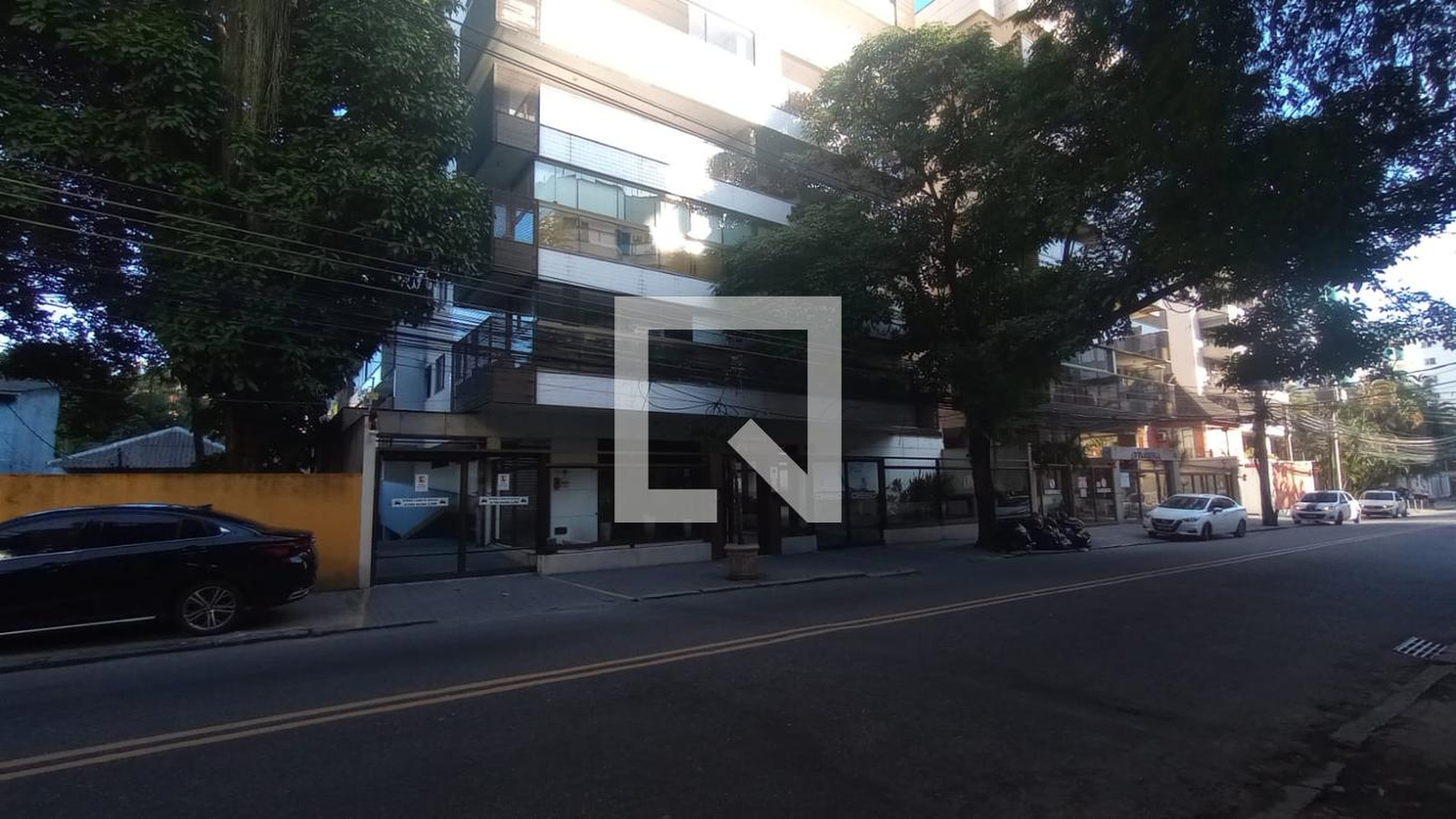 Fachada Condomínio em Rua Ituverava, 744