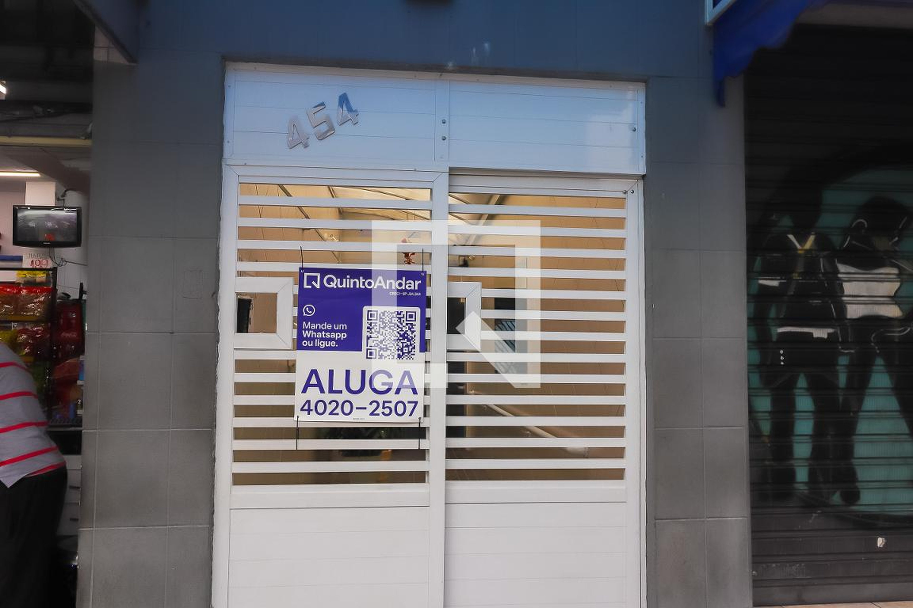 Fachada Condomínio em Rua Sílvio Barbini, 454