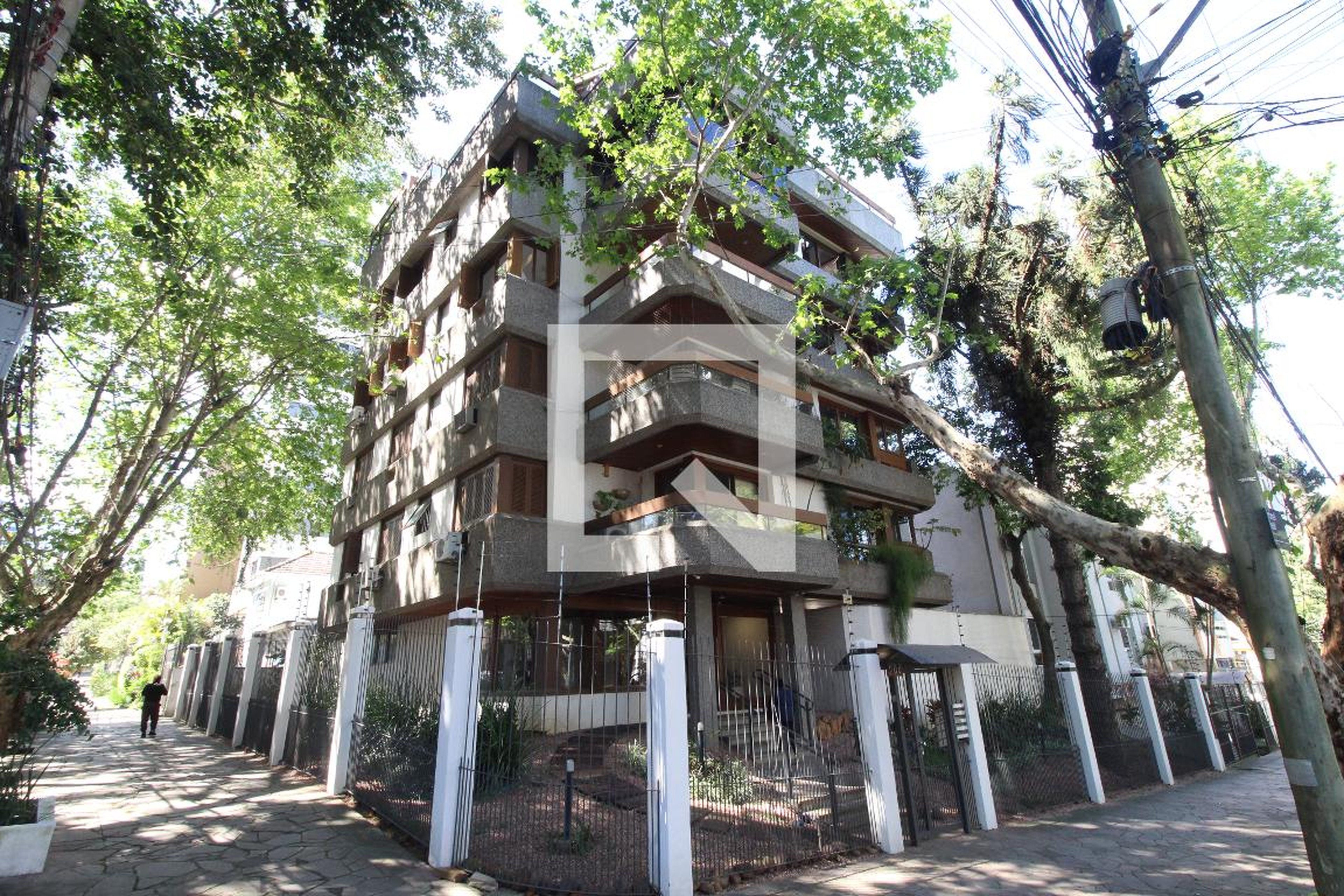 Fachada Condomínio em Rua Coronel Corte Real, 208