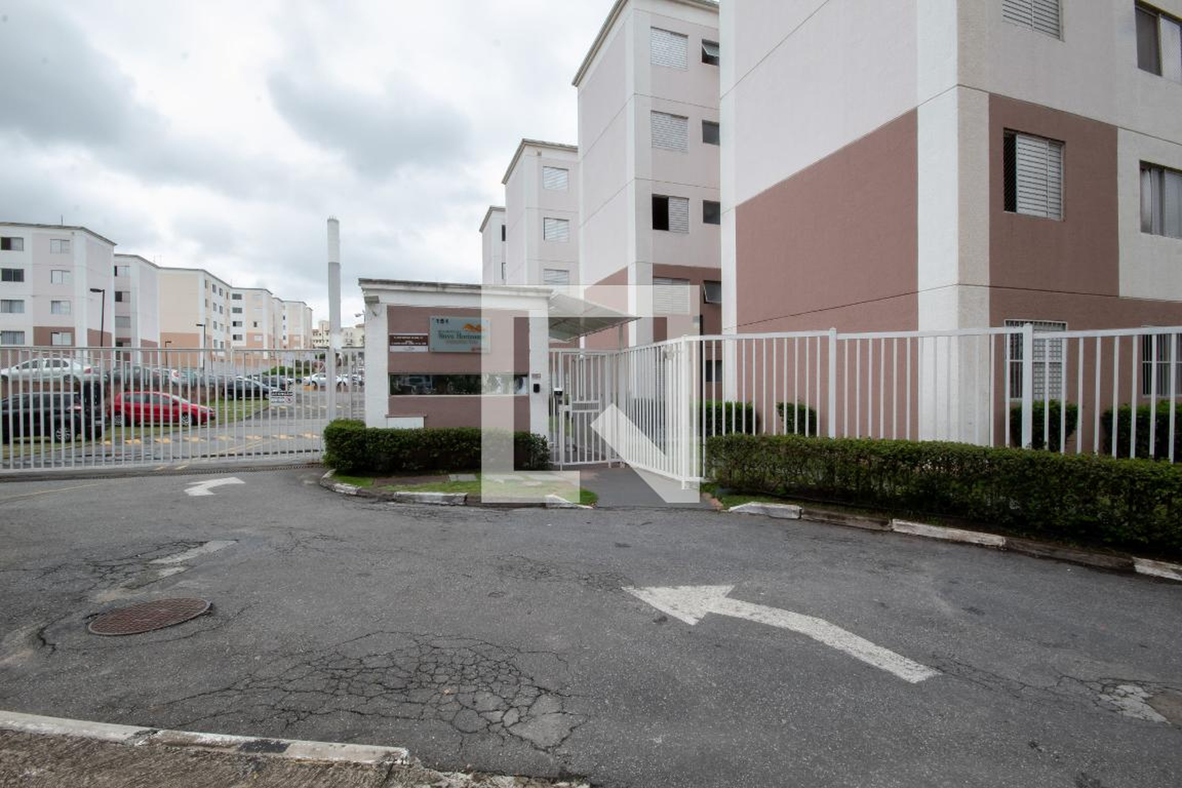 Fachada Condomínio em Rua Valdir Soares Lopes, 101